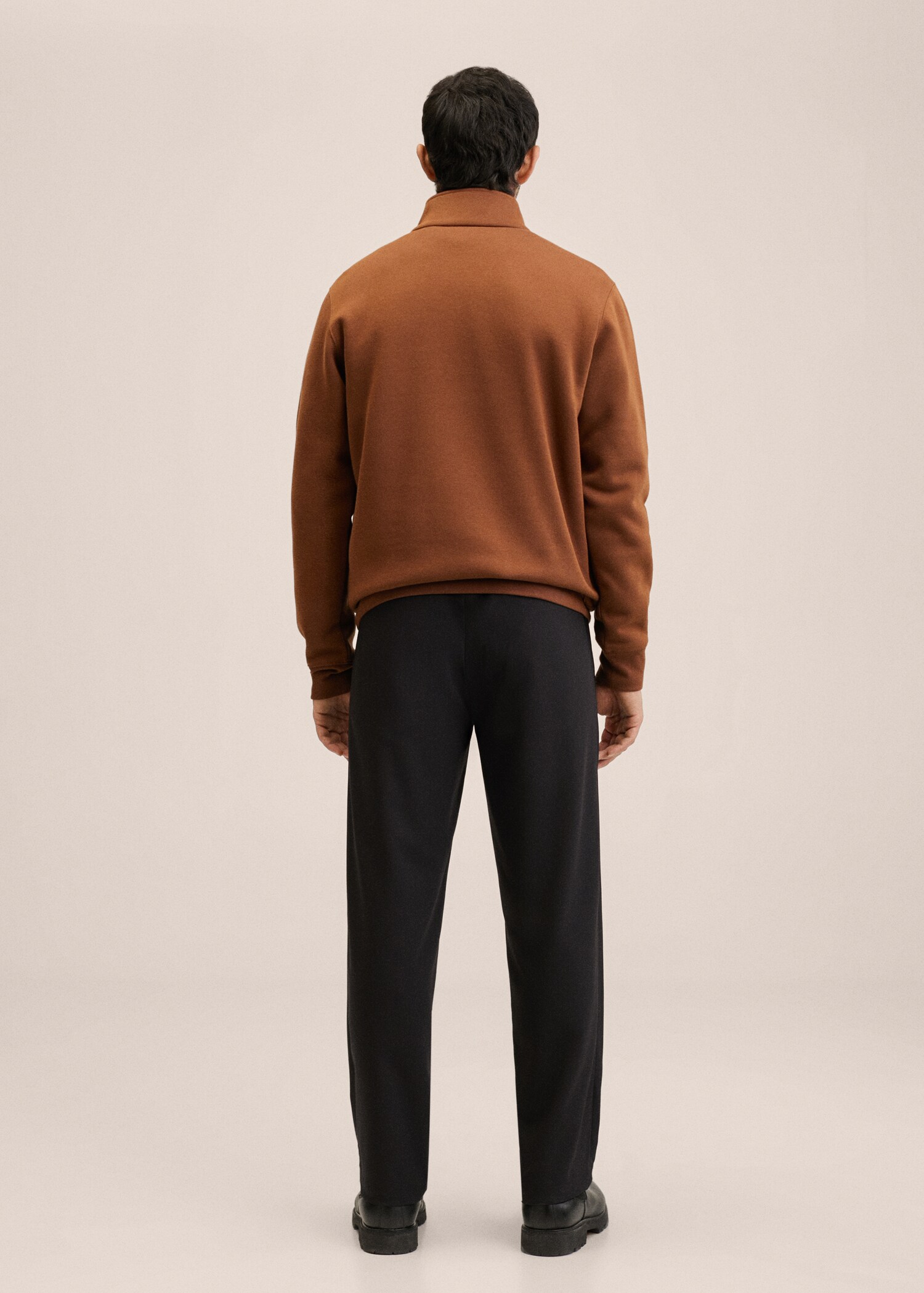 Crease-resistant slim-fit trousers - Reverse of the article