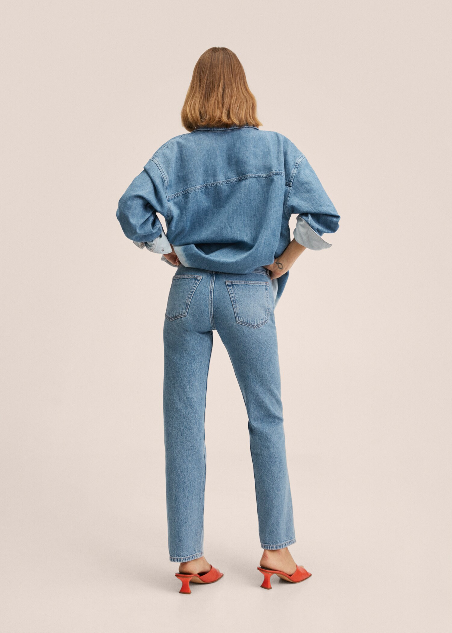 Straight low-waist jeans - Reverse of the article