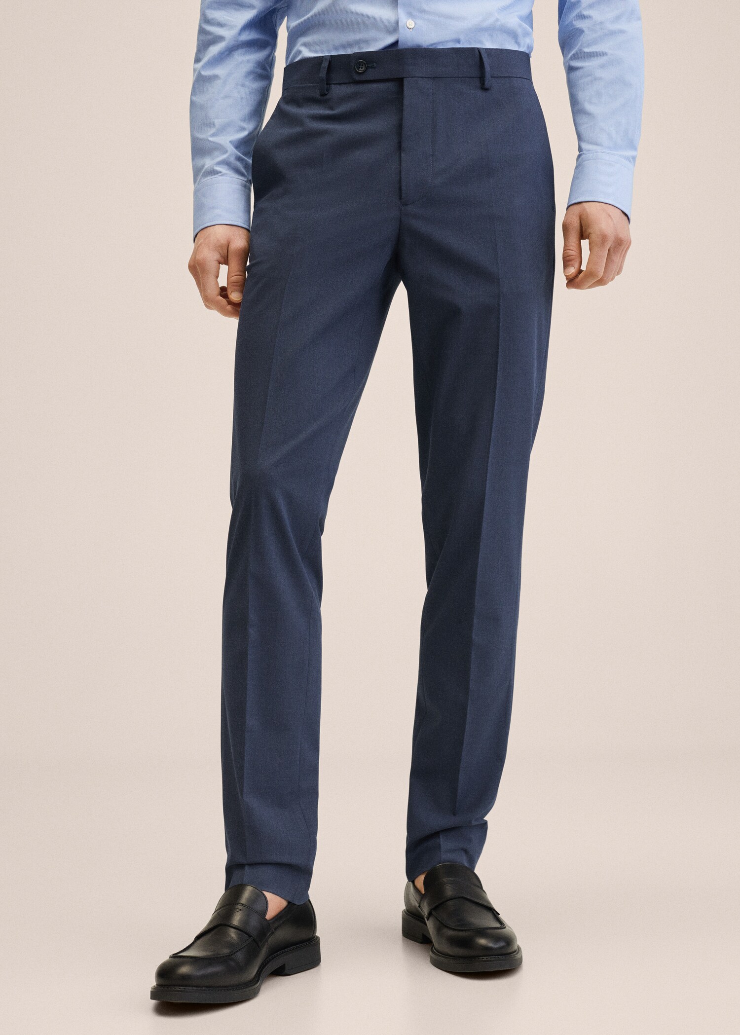 Pantalón traje slim fit - Plano medio