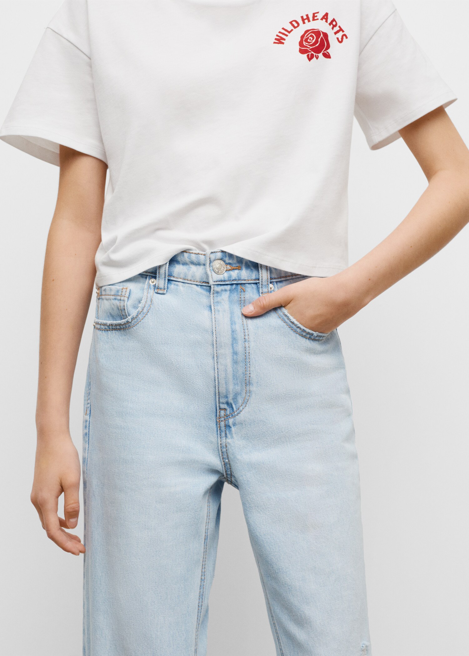 Ripped details boyfriend jeans - Details of the article 2