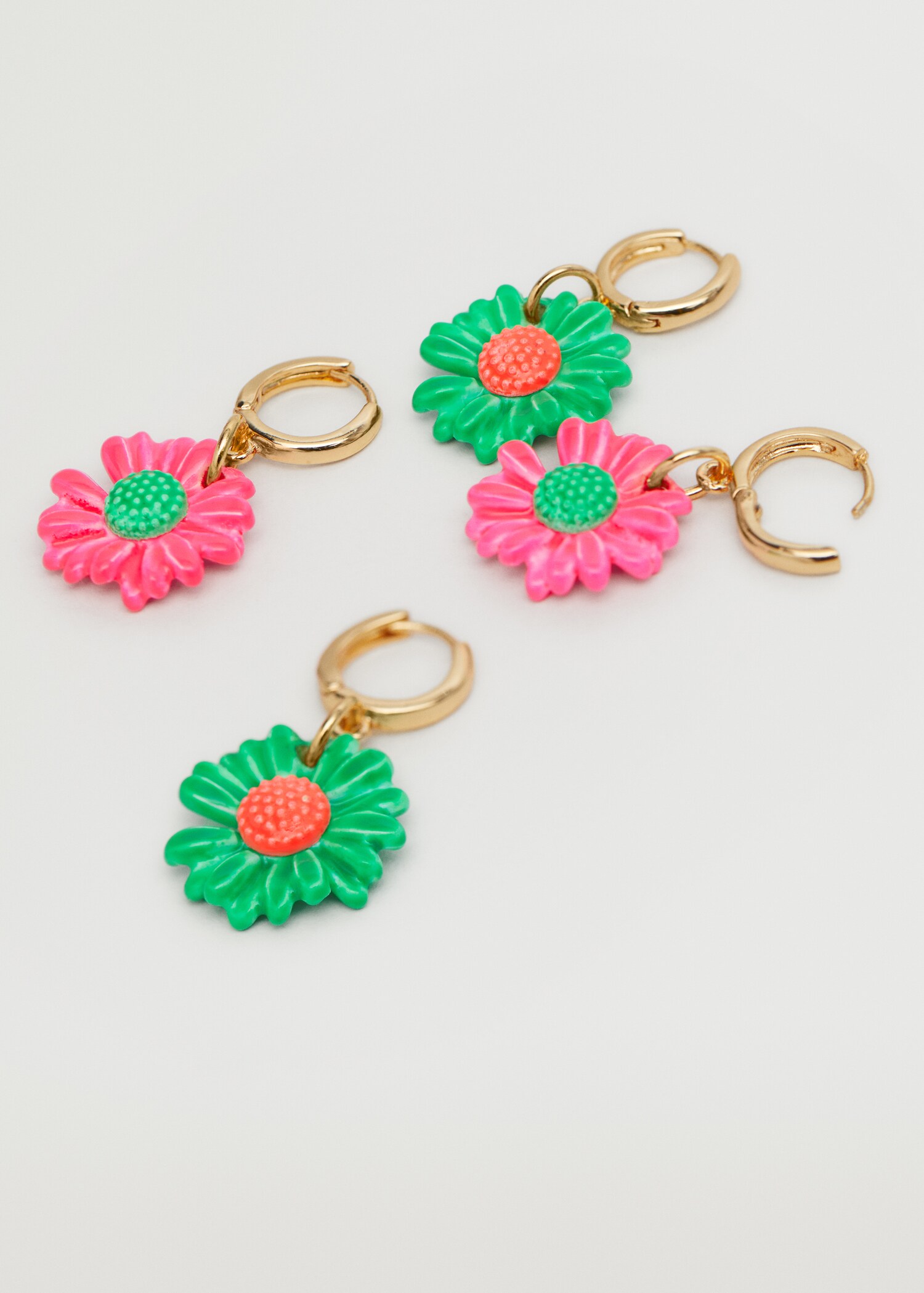 Ceramic floral earrings - Details of the article 2