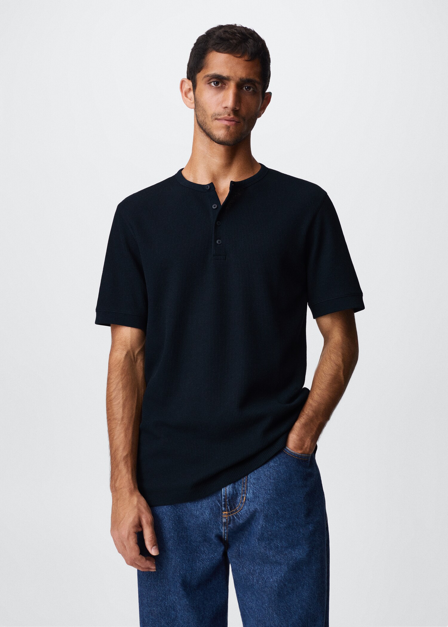Henley T-shirt - Medium plane