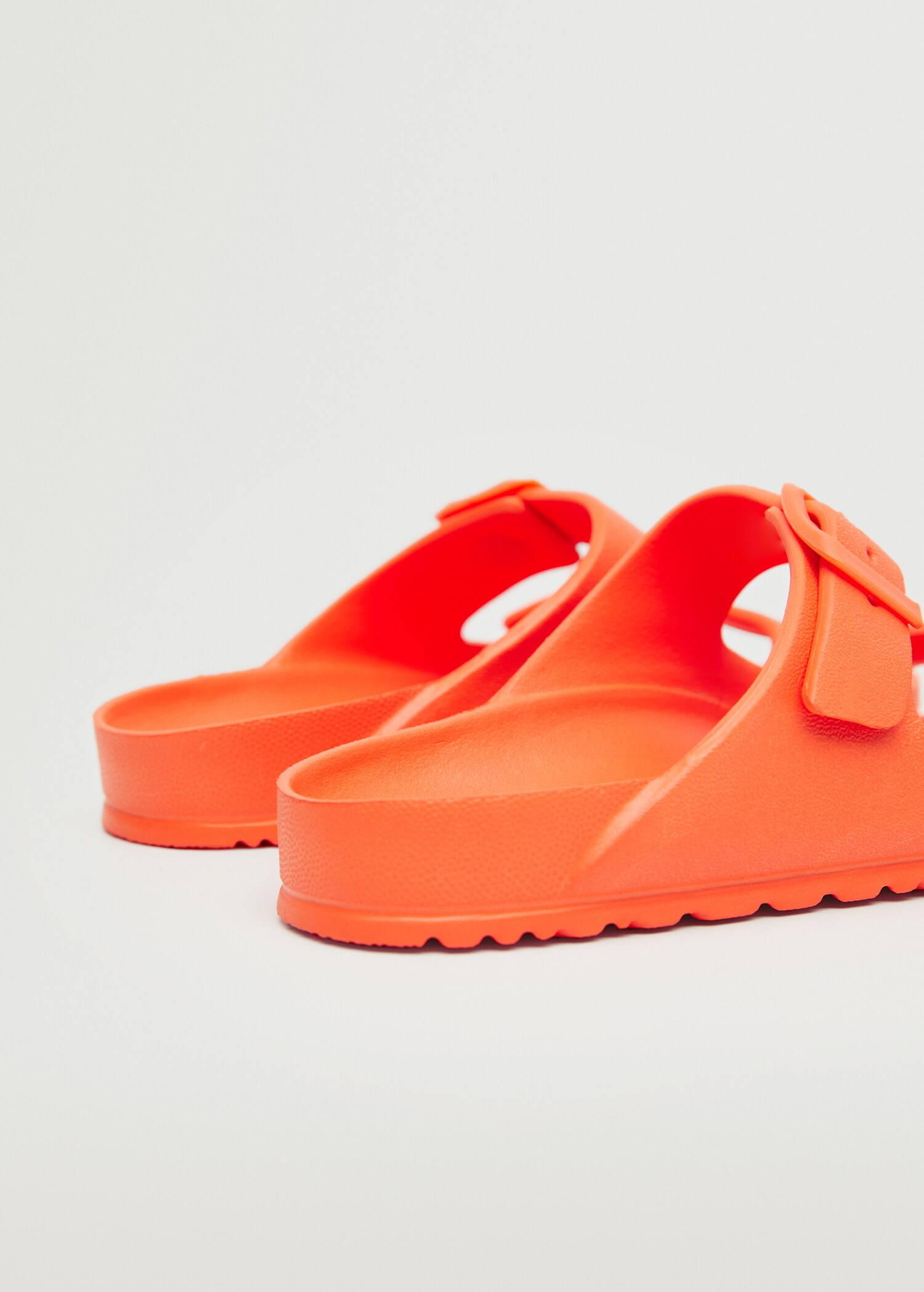 Flip flops buckles - Details of the article 2