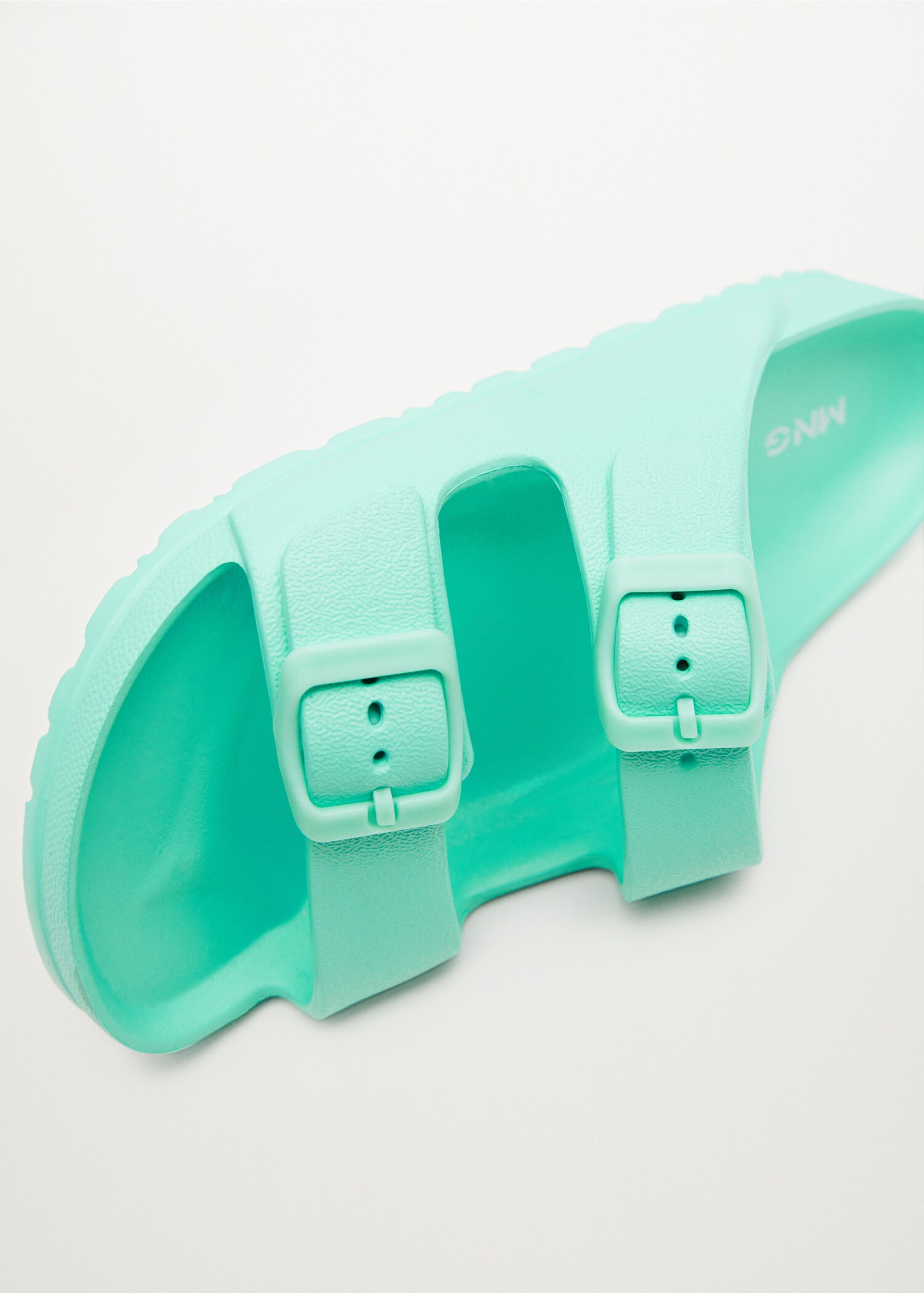 Flip flops buckles - Details of the article 3