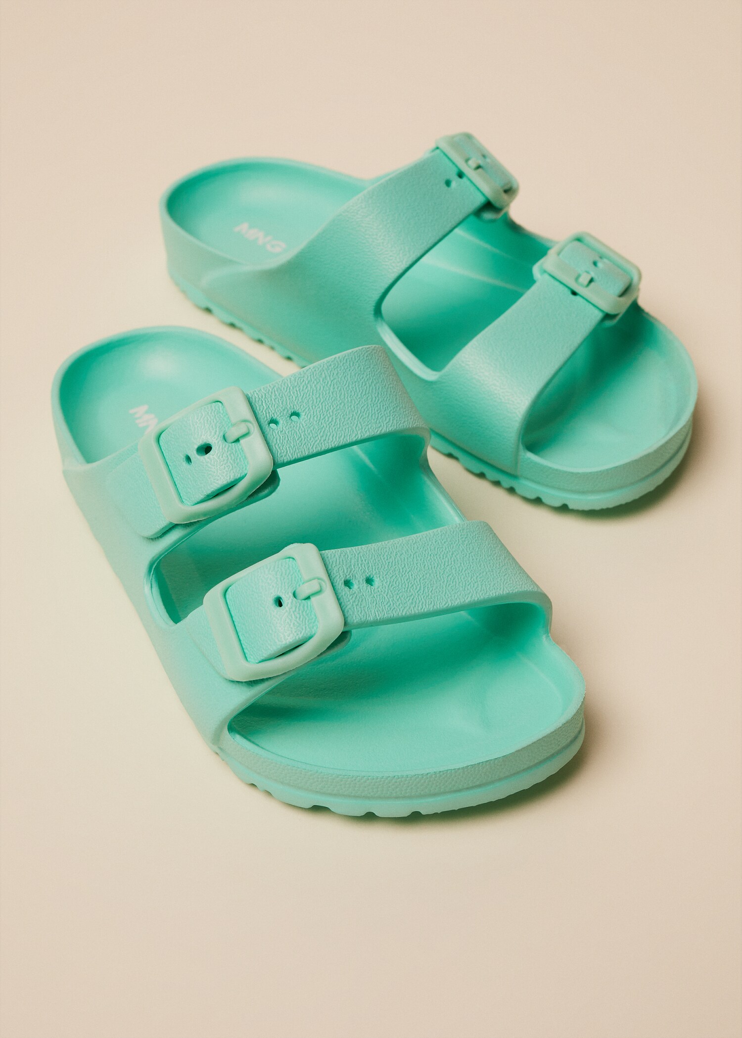 Flip flops buckles - Details of the article 8