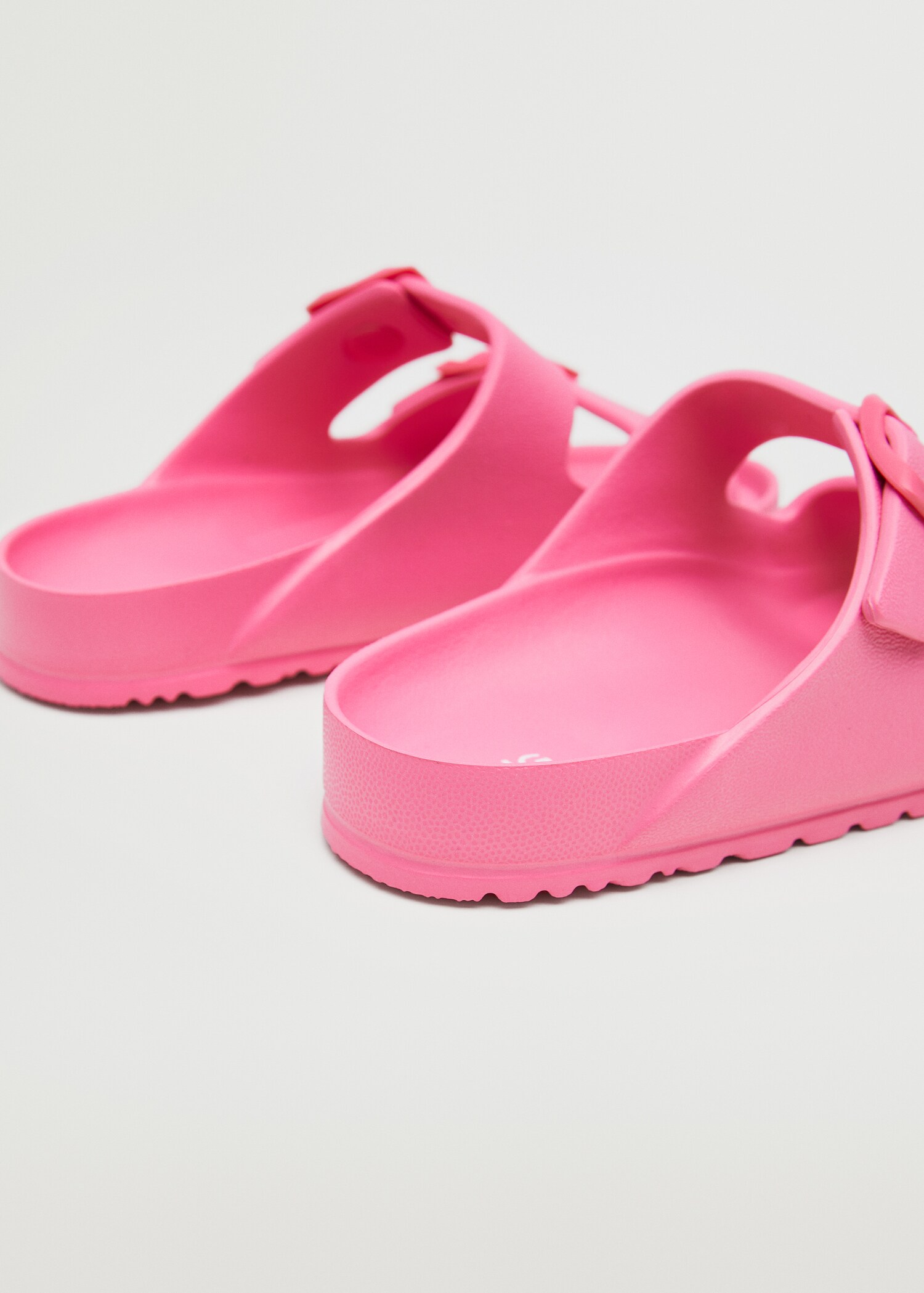 Flip flops buckles - Details of the article 2