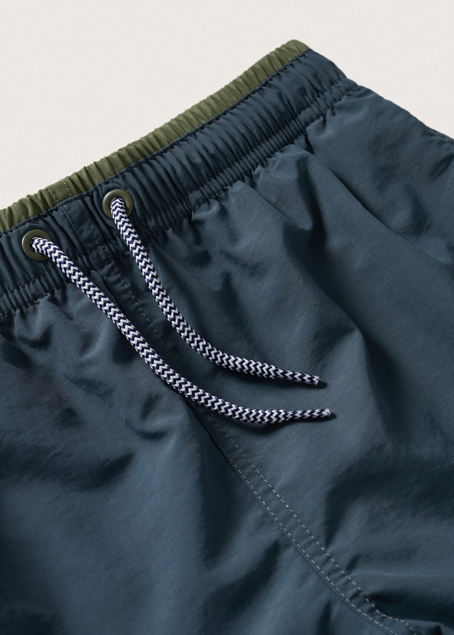 Banyador rivets contrast - Detall de l'article 8