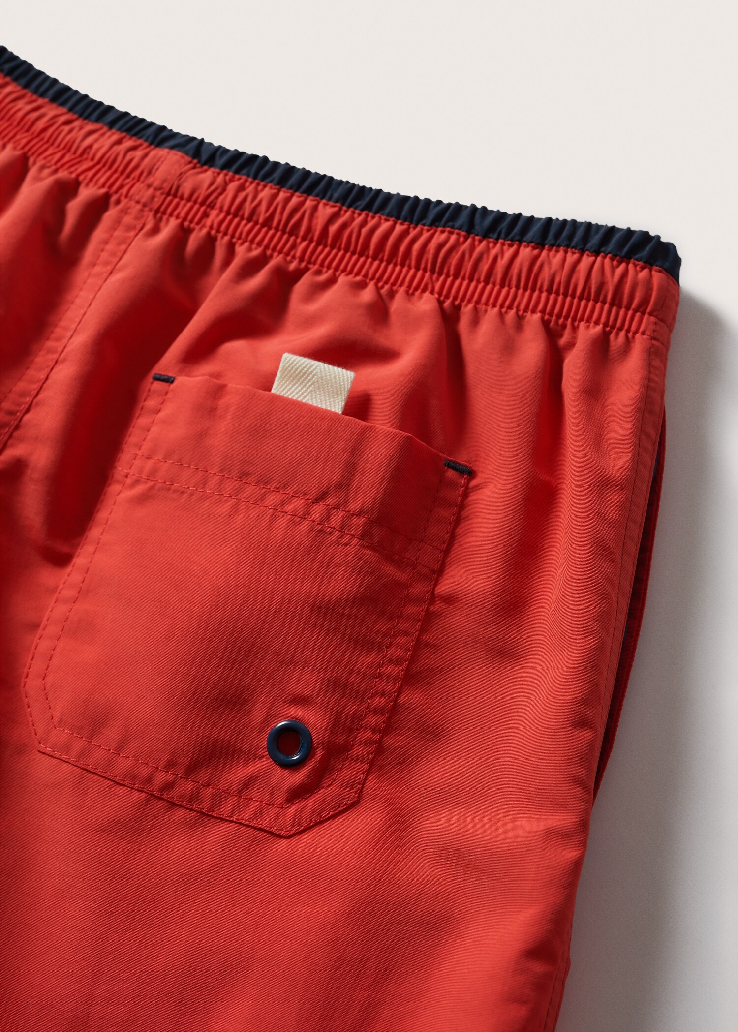 Banyador rivets contrast - Detall de l'article 8