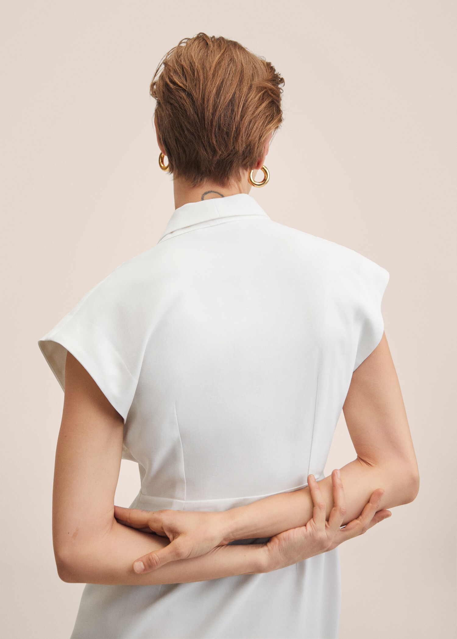 Vestit nit escot creuat - Detall de l'article 2