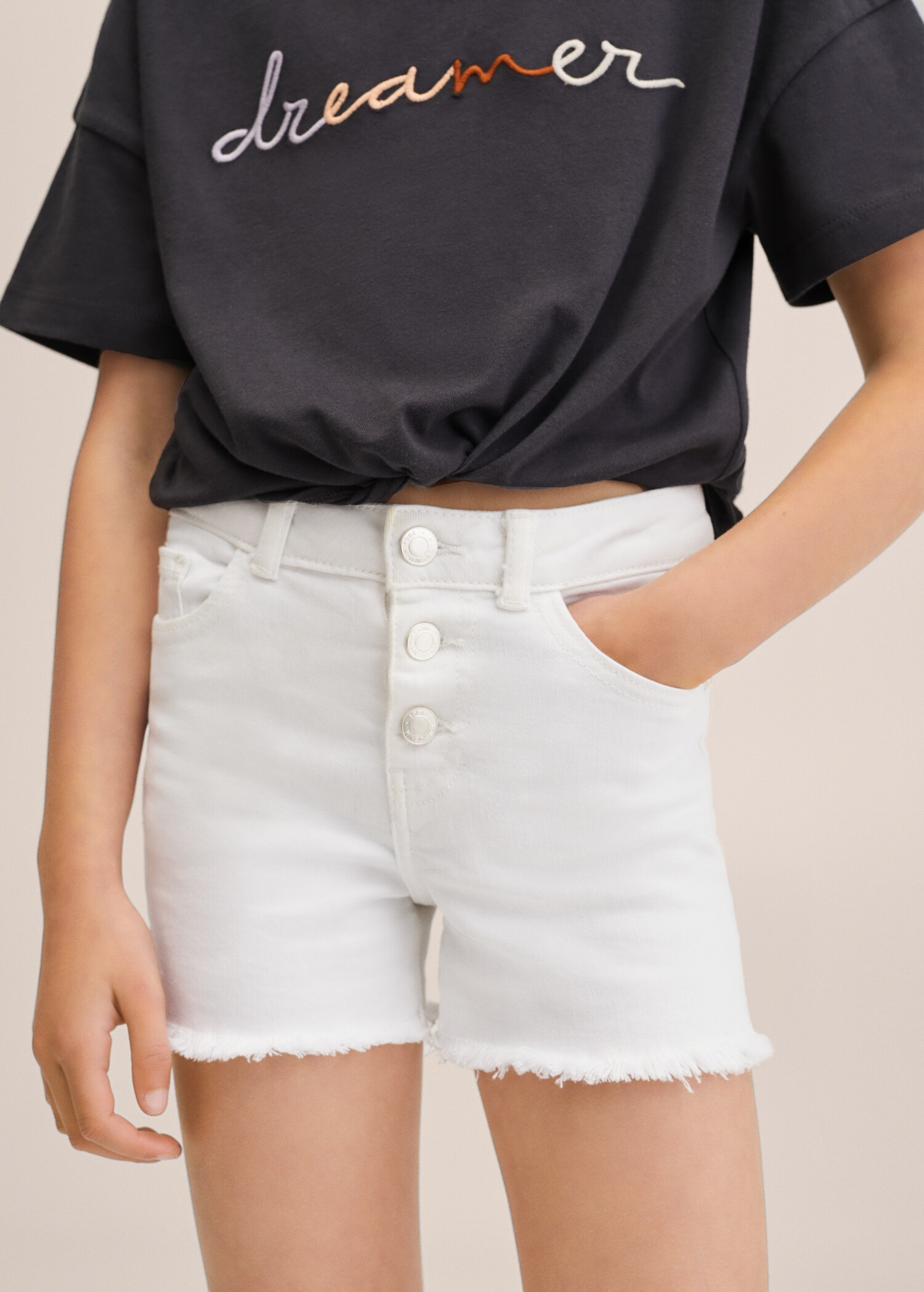 Frayed hem denim shorts - Details of the article 3