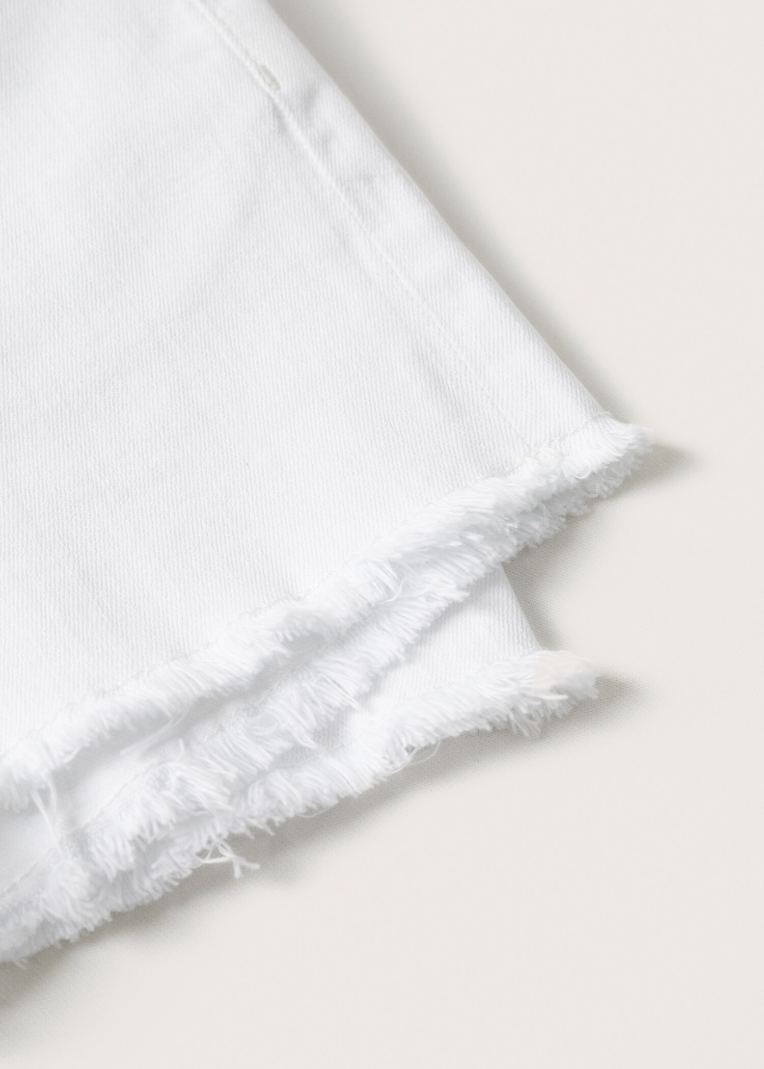 Frayed hem denim shorts - Details of the article 8