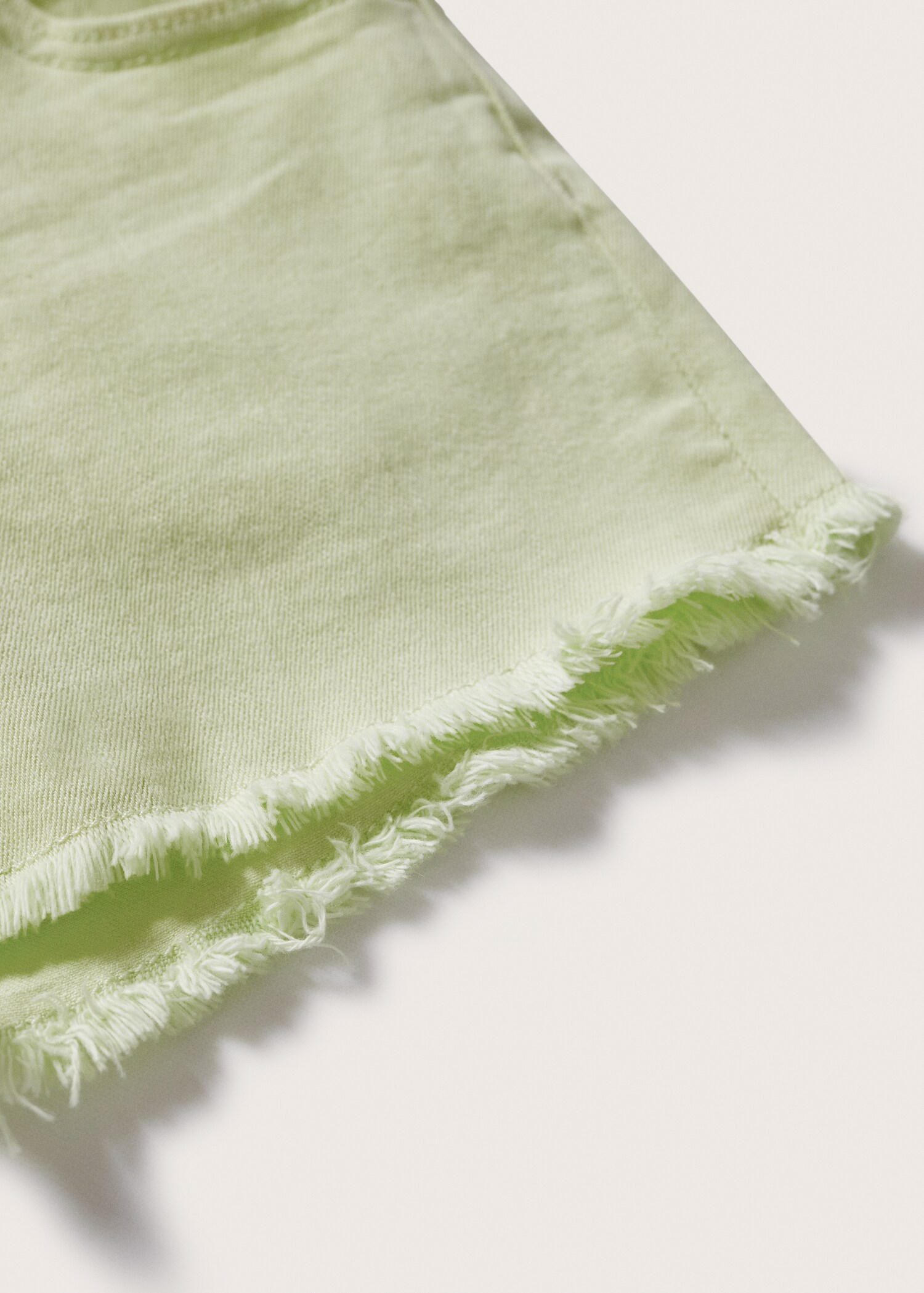 Frayed hem denim shorts - Details of the article 8