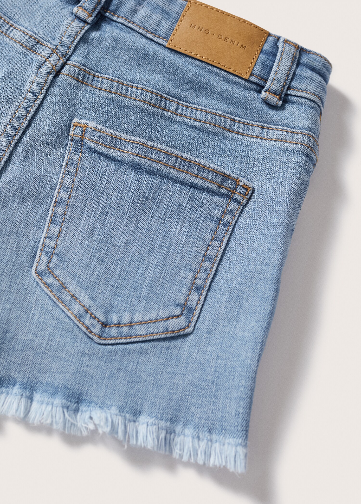 Frayed hem denim shorts - Details of the article 8