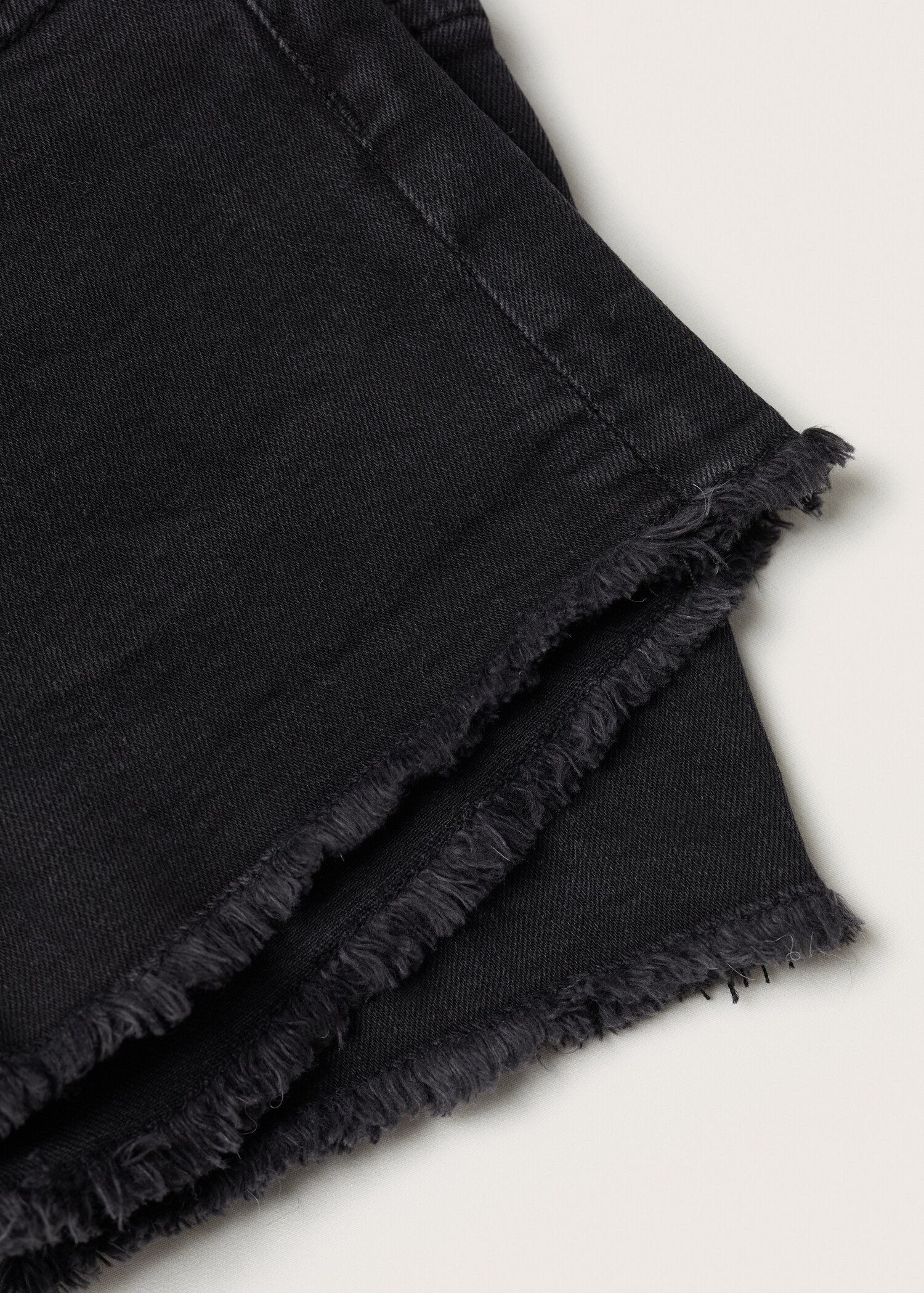 Frayed hem denim shorts - Details of the article 8