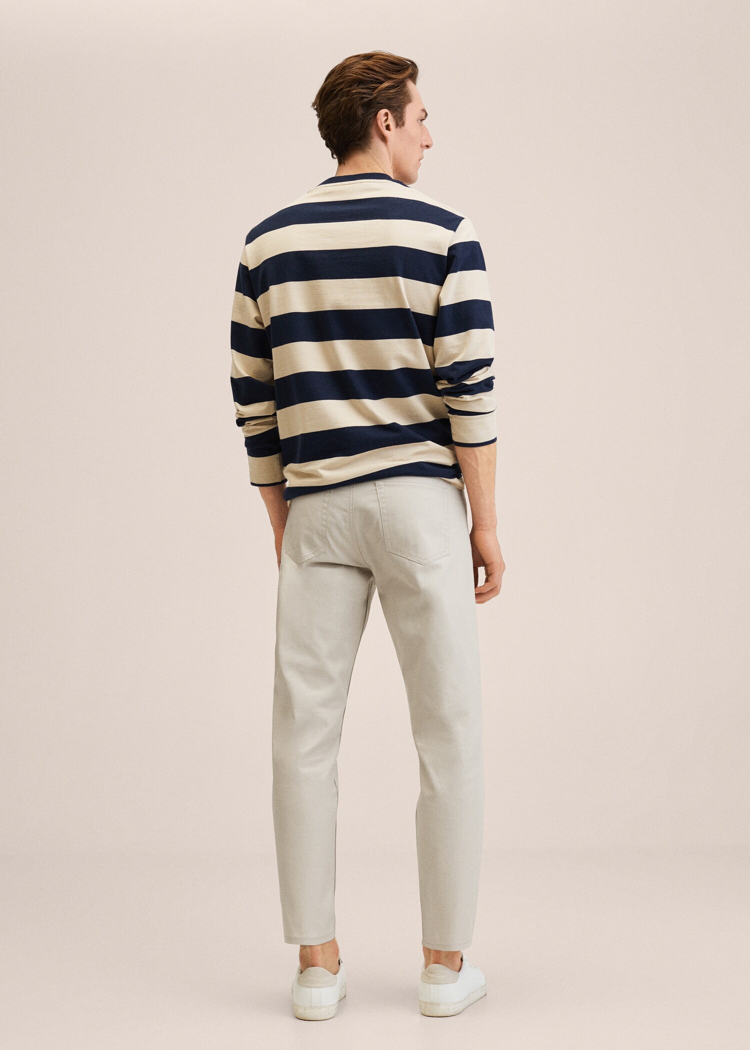 Pantalón tapered fit algodón - Reverso del artículo