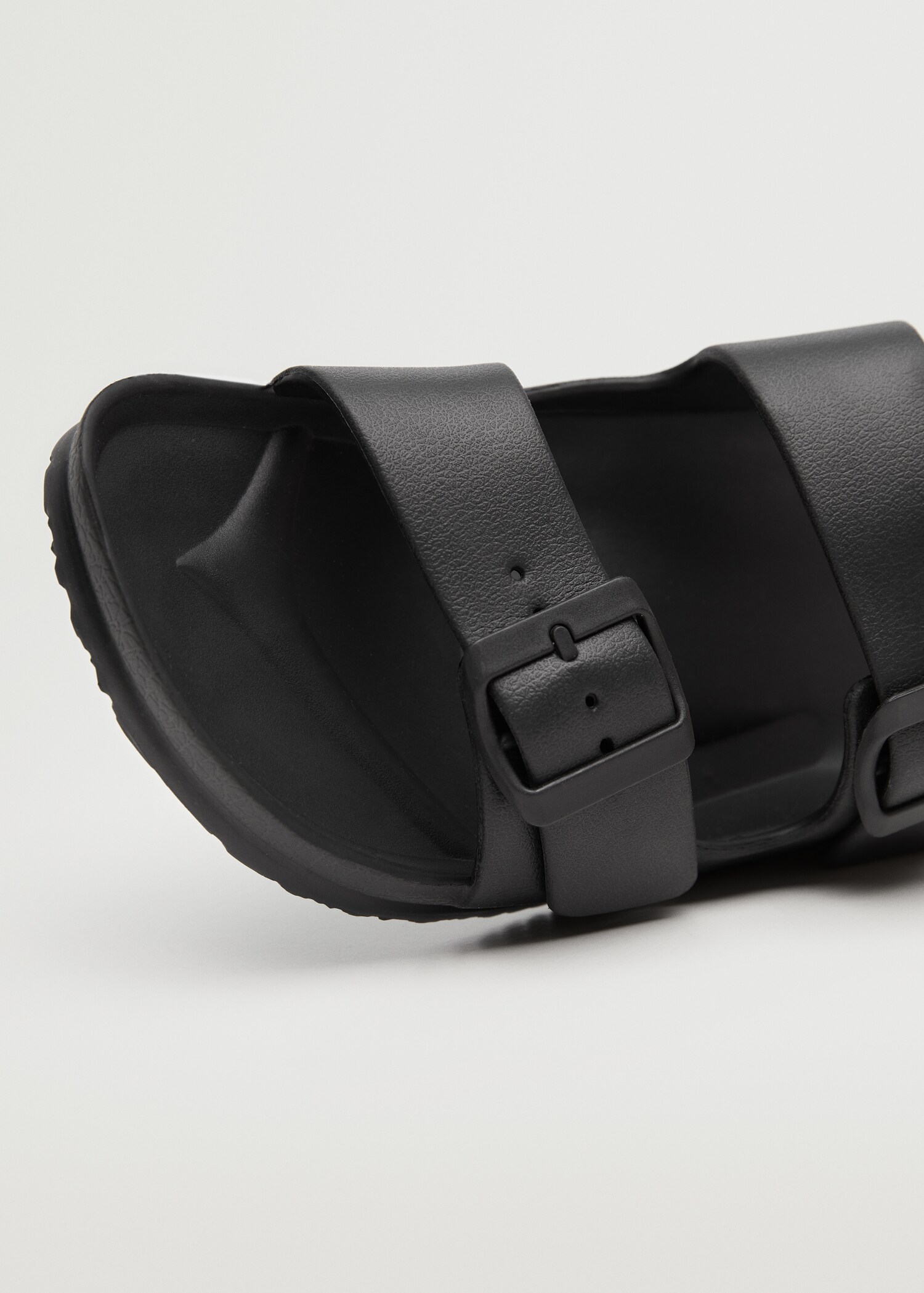 Rubber sandal with buckle - Man | MANGO OUTLET USA 
