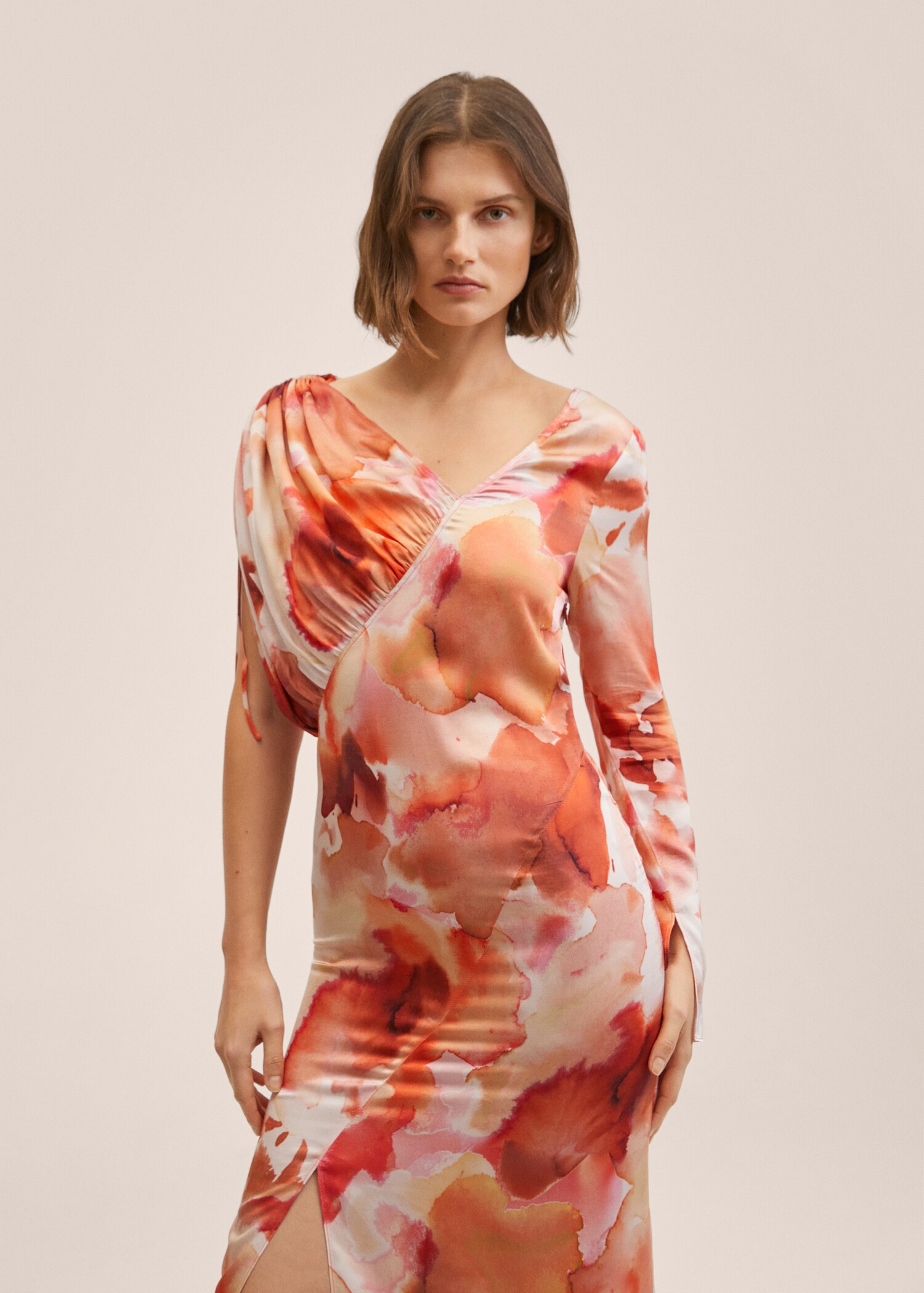 Vestido satinado estampado  - Plano medio