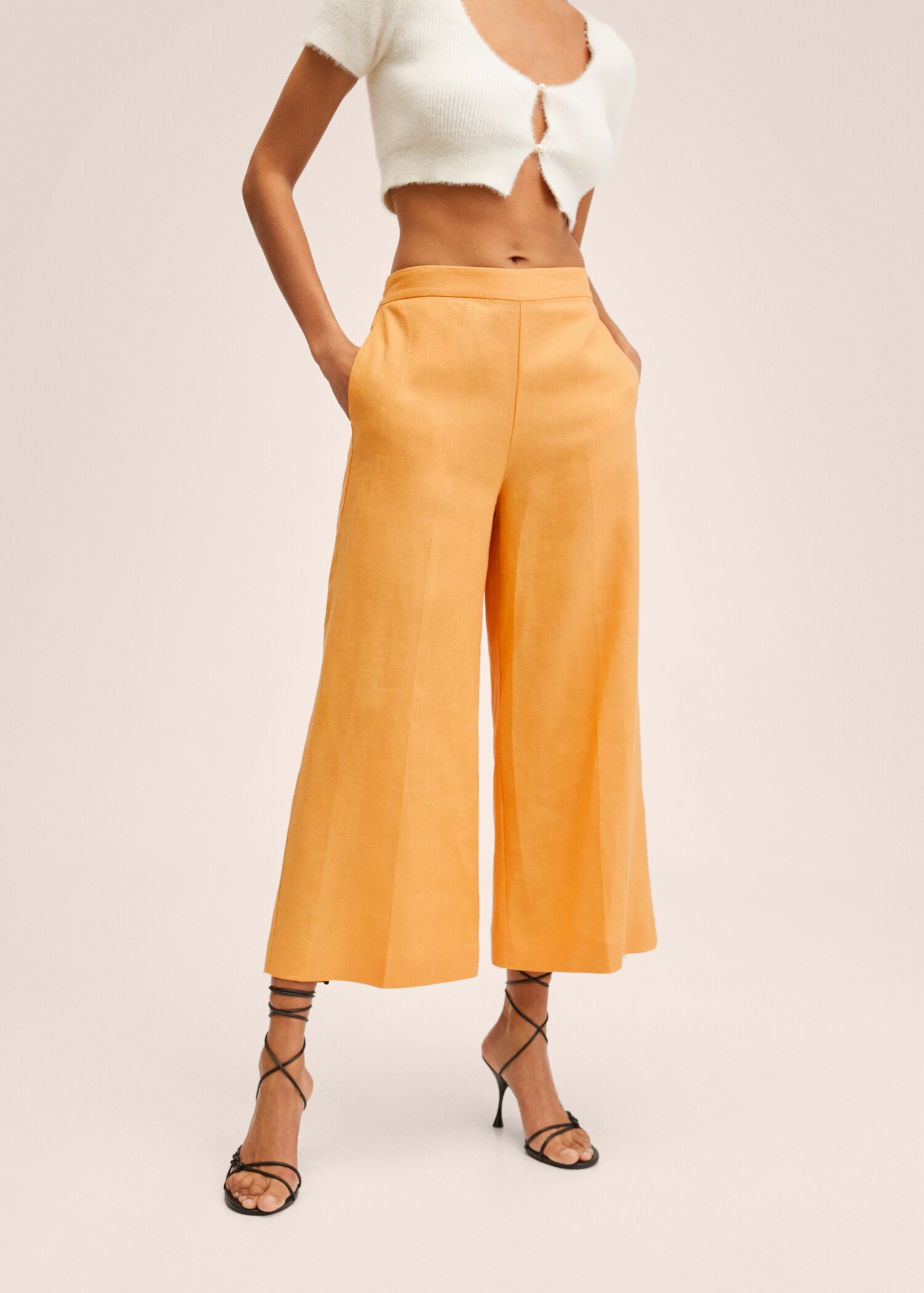 Pantalón culotte 100% lino  - Plano medio