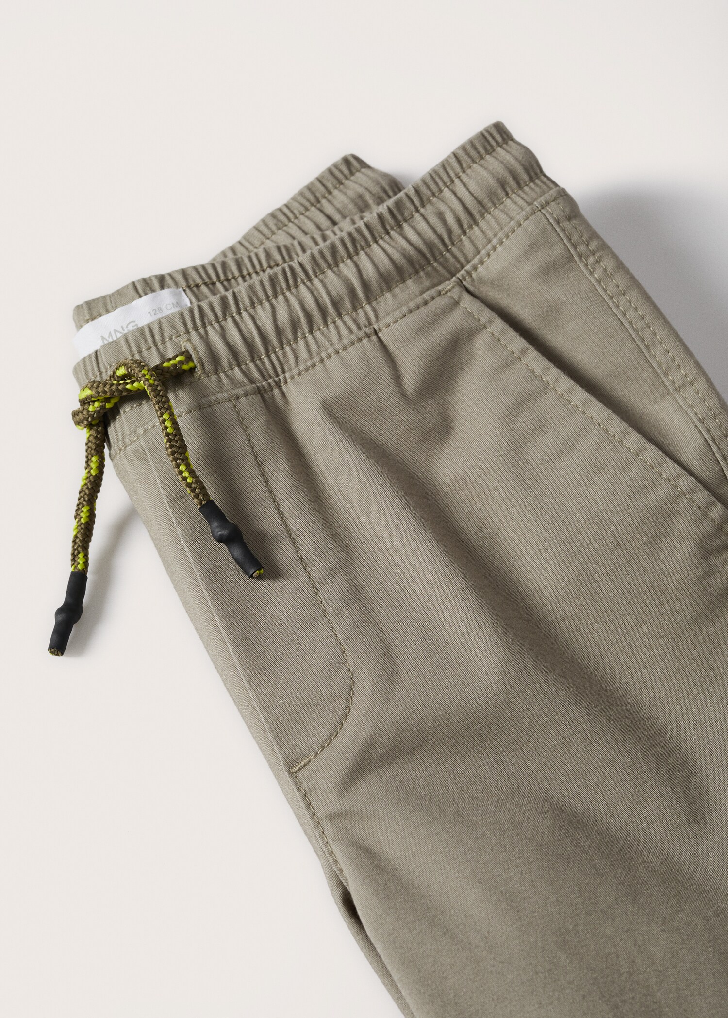 Baumwoll-Bermudashorts mit Kordelzug - Detail des Artikels 8