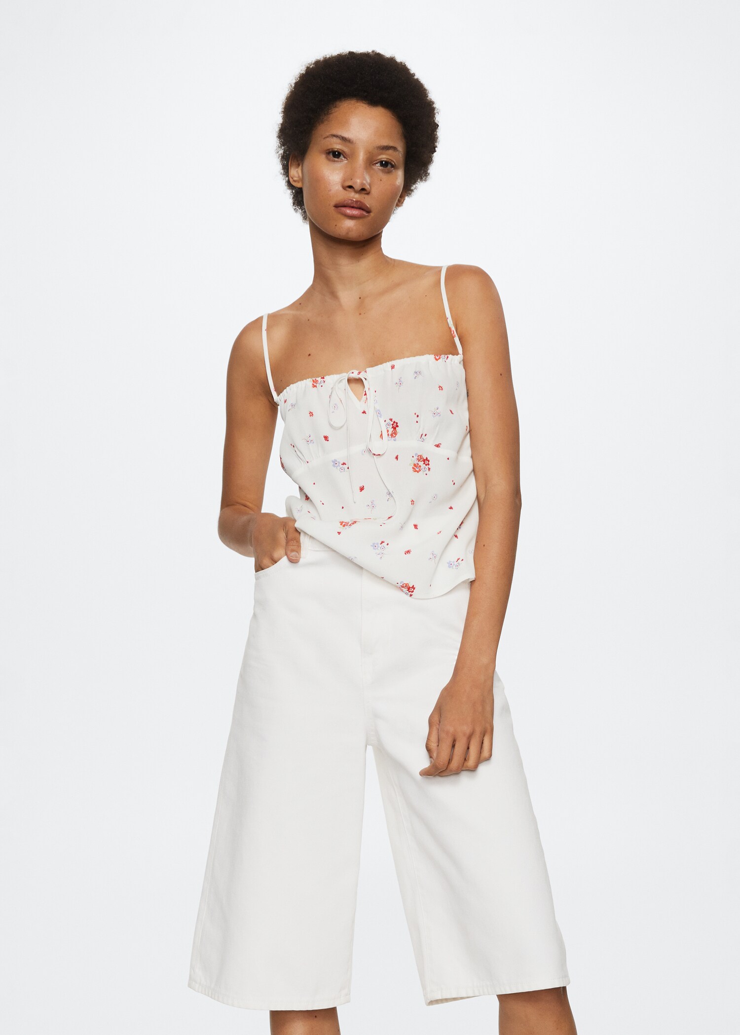Top estampado floral - Plano medio