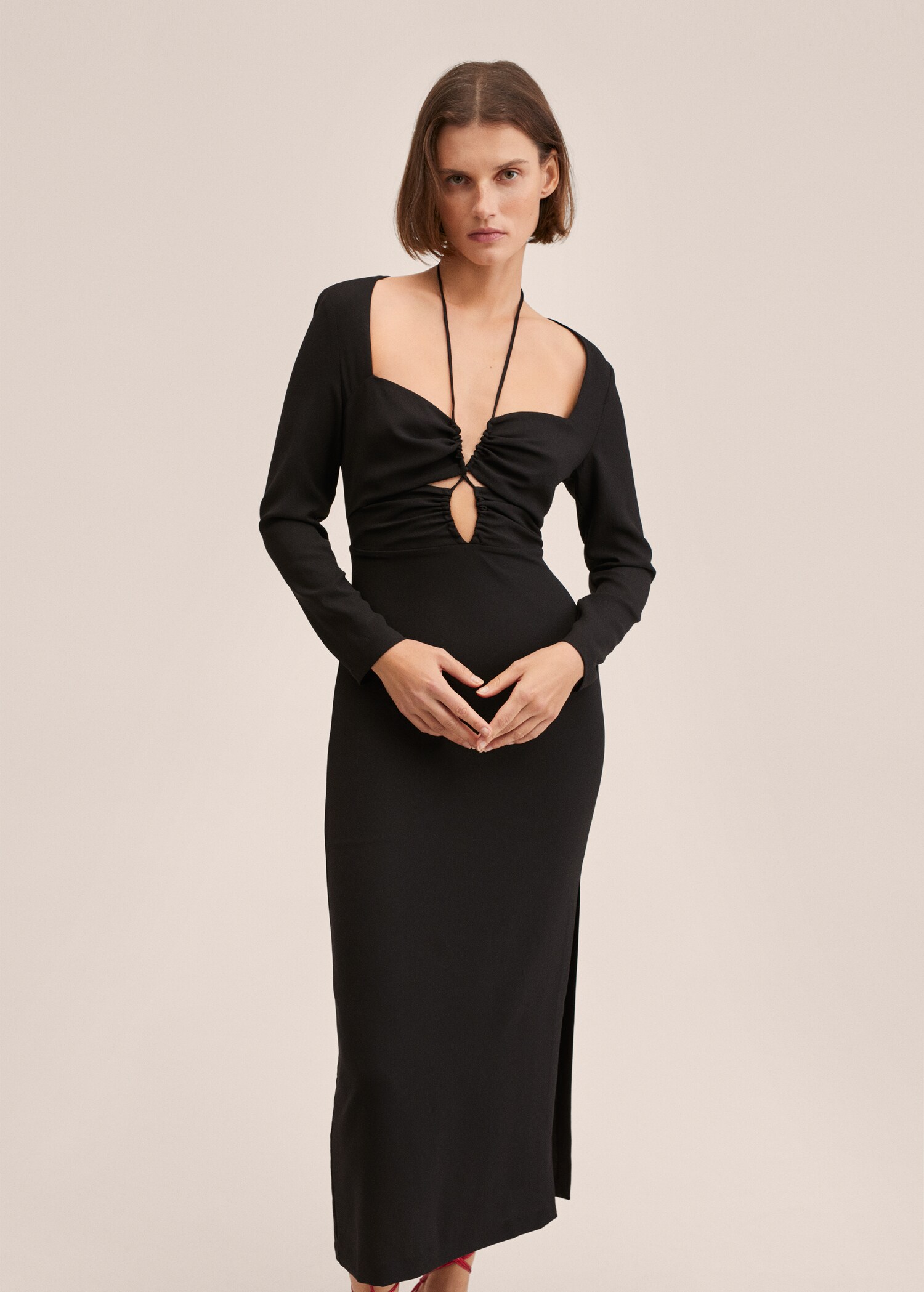 Vestido detalle abertura - Plano medio
