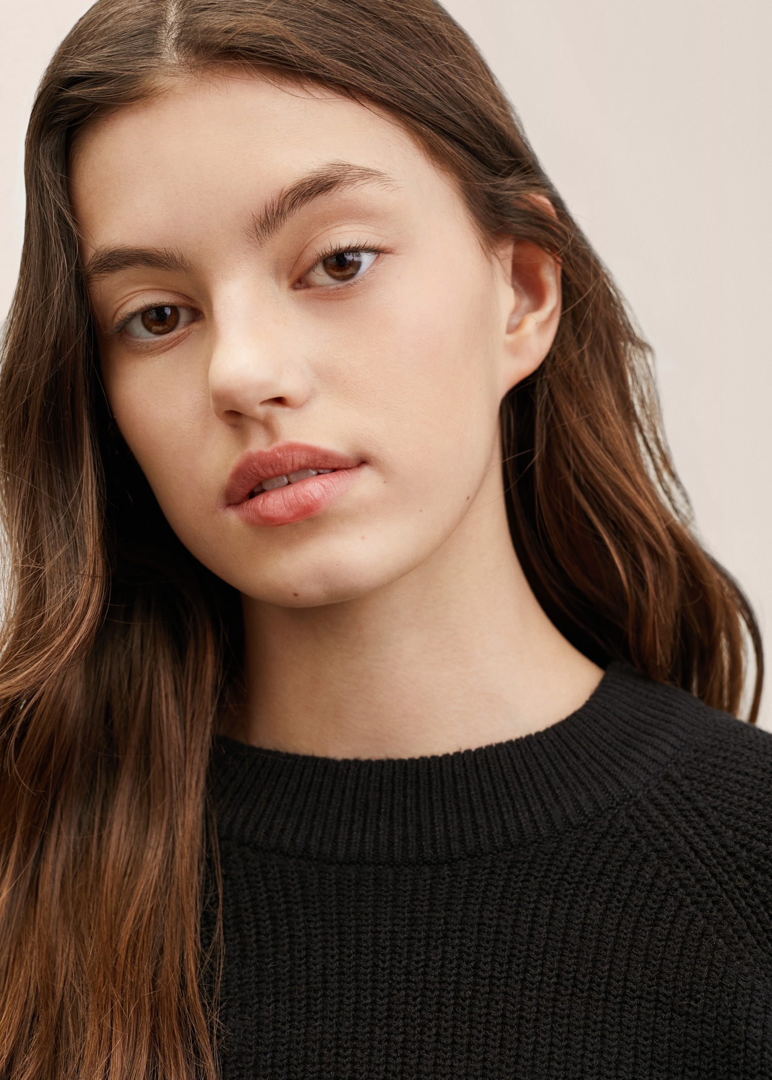 Knitted cropped sweater - Details of the article 2