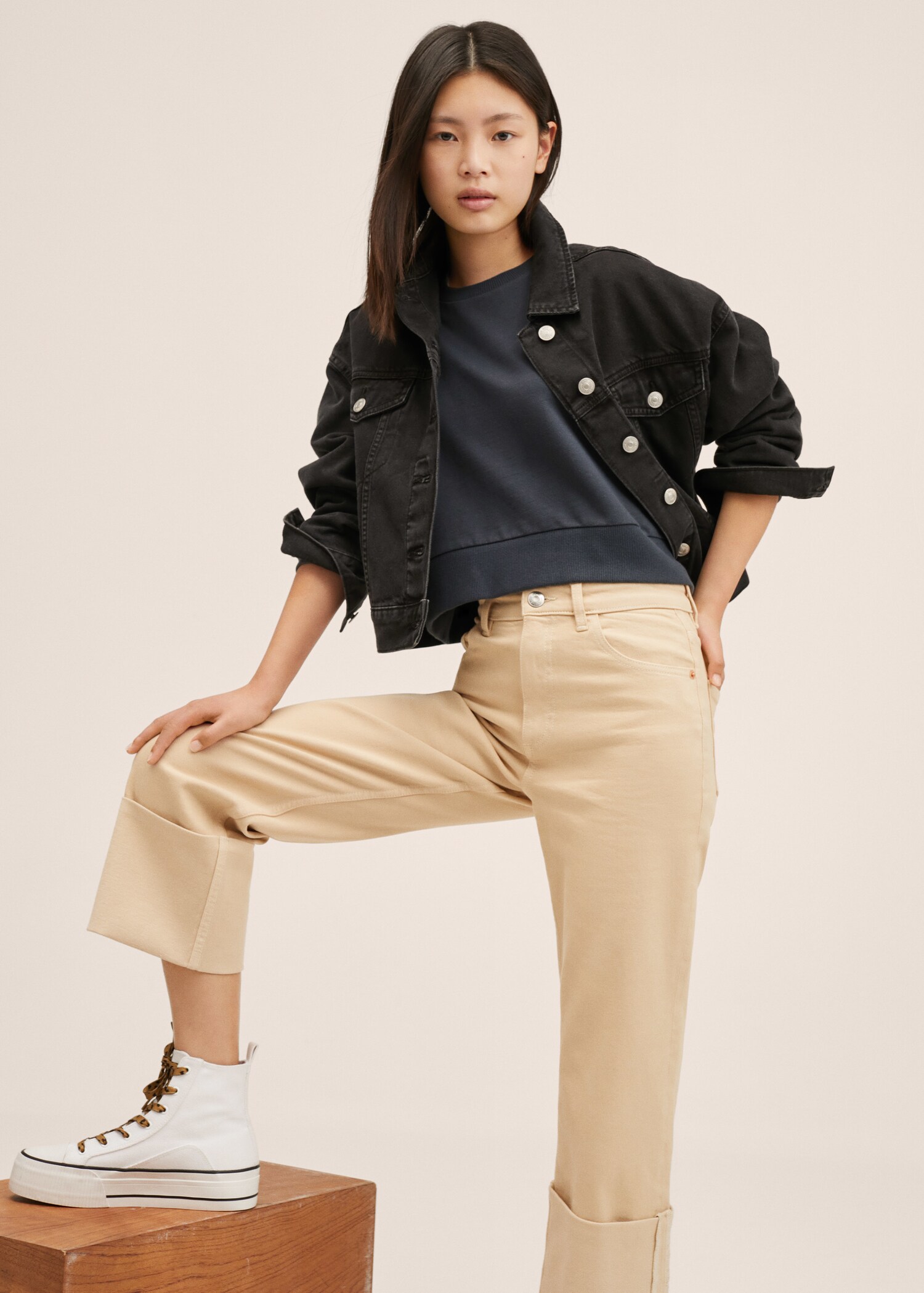 Turned-up straight jeans - Details of the article 1
