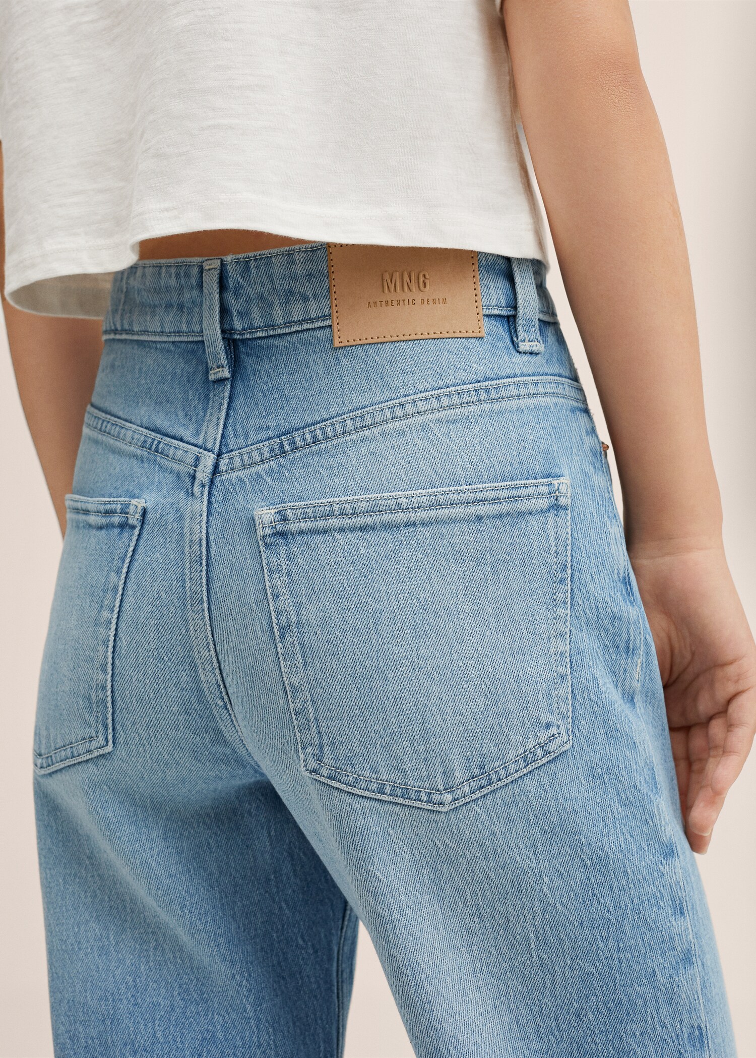 Turned-up straight jeans - Details of the article 1
