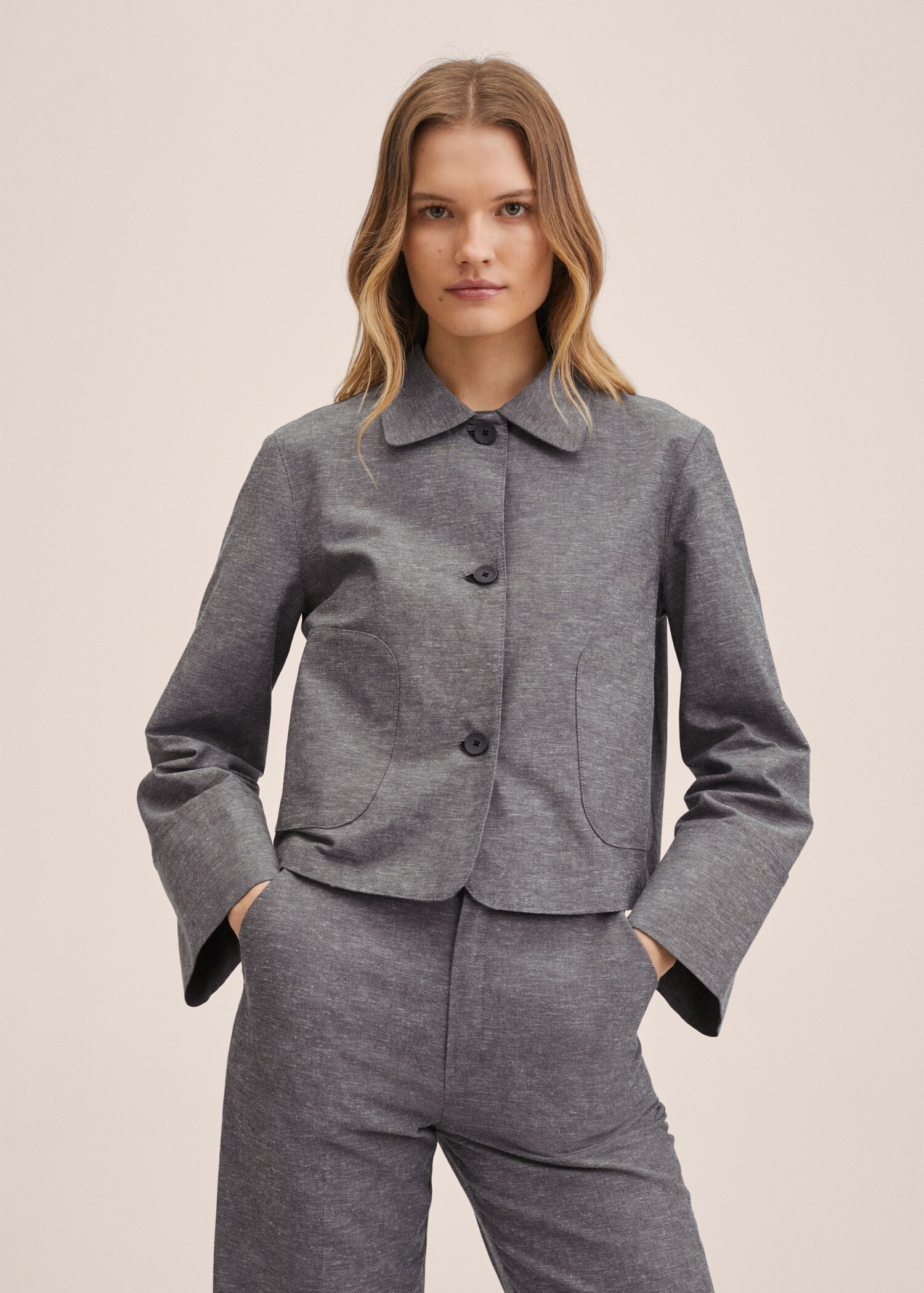 Chaqueta lino crop - Plano medio