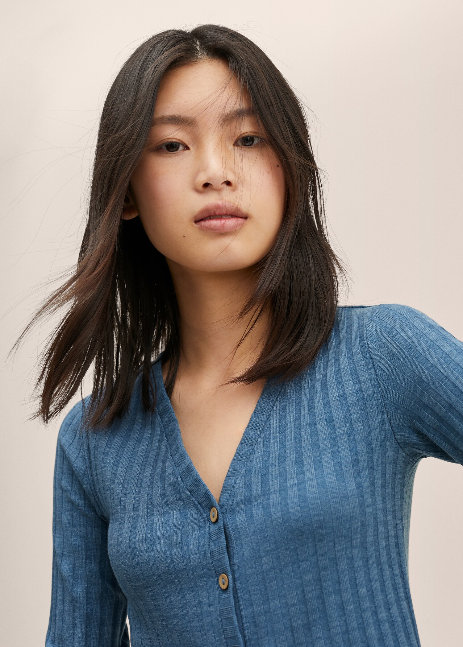 Ribbed long-sleeved t-shirt - Details of the article 1