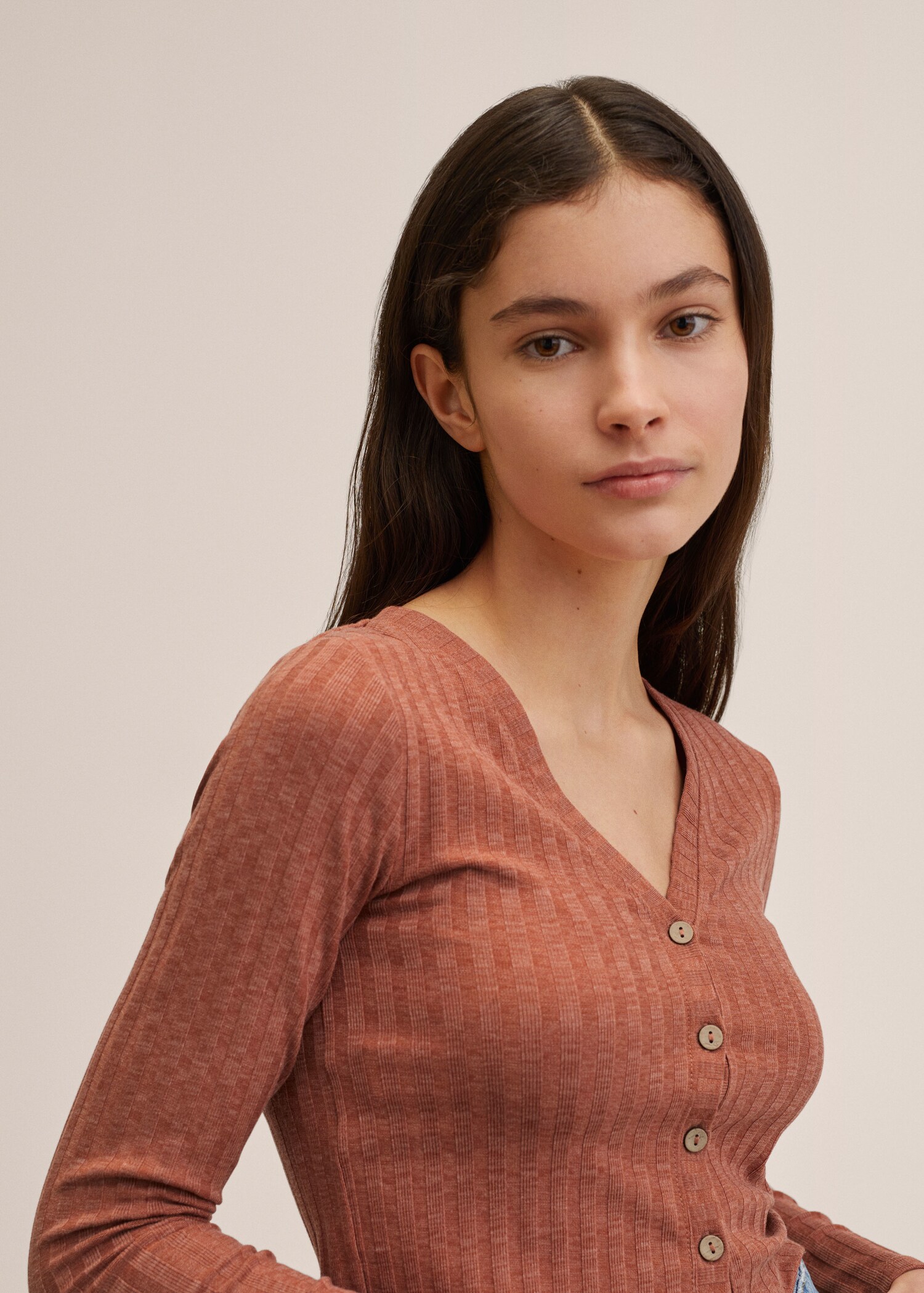 Ribbed long-sleeved t-shirt - Details of the article 1