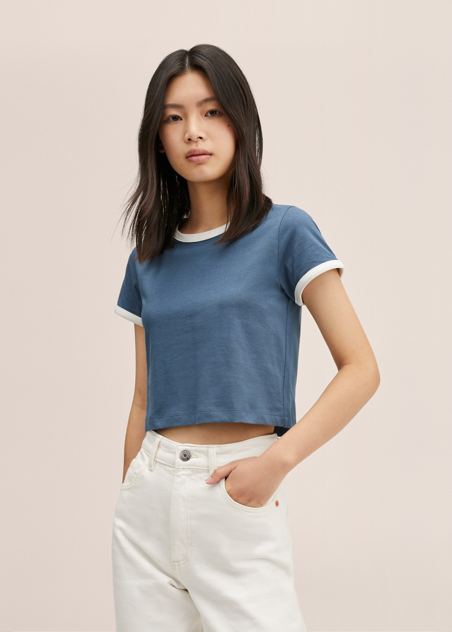 Camiseta vivos contraste - Plano medio