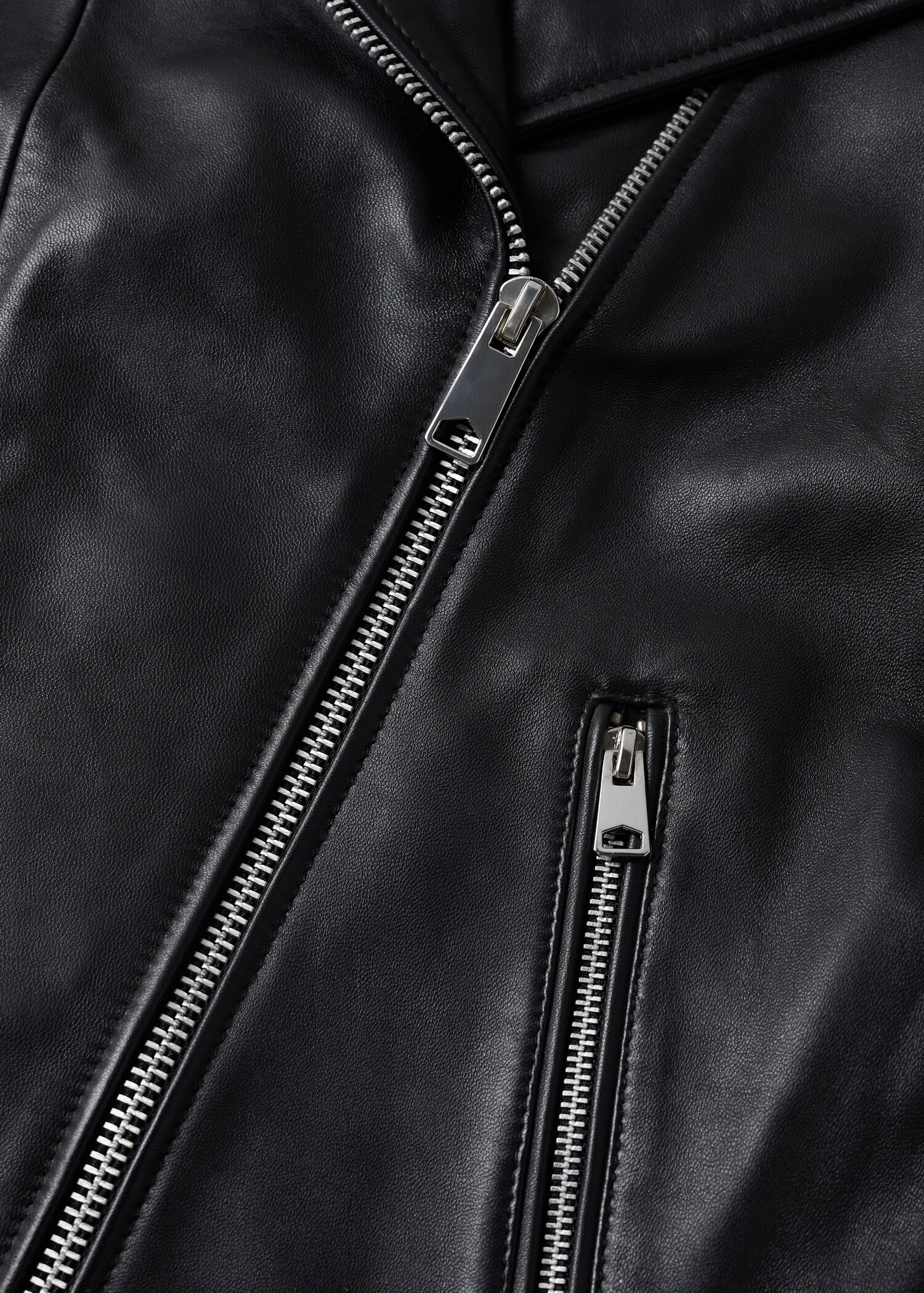 Leather biker jacket - Details of the article 8