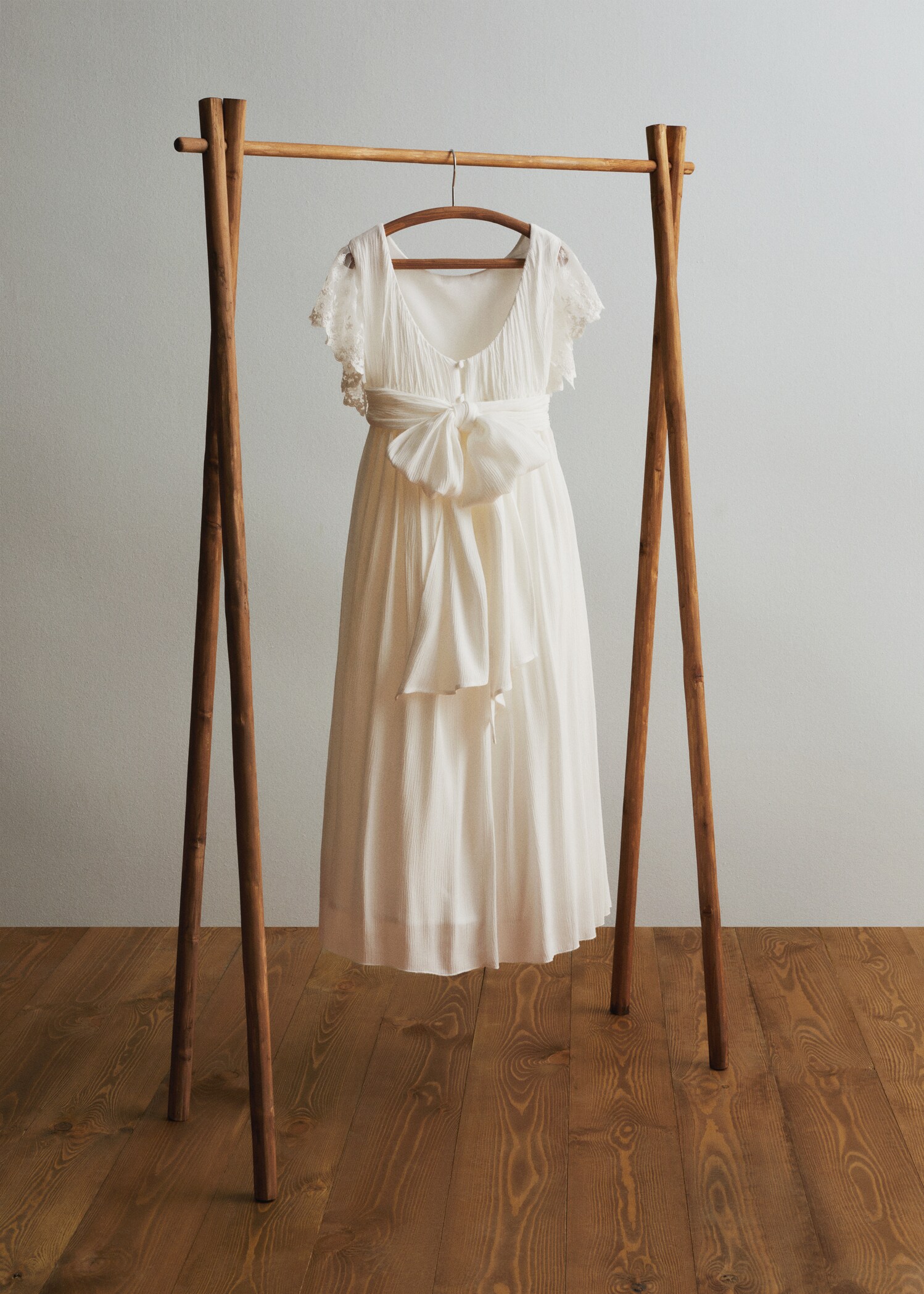 Lace sleeved dress - Details of the article 3