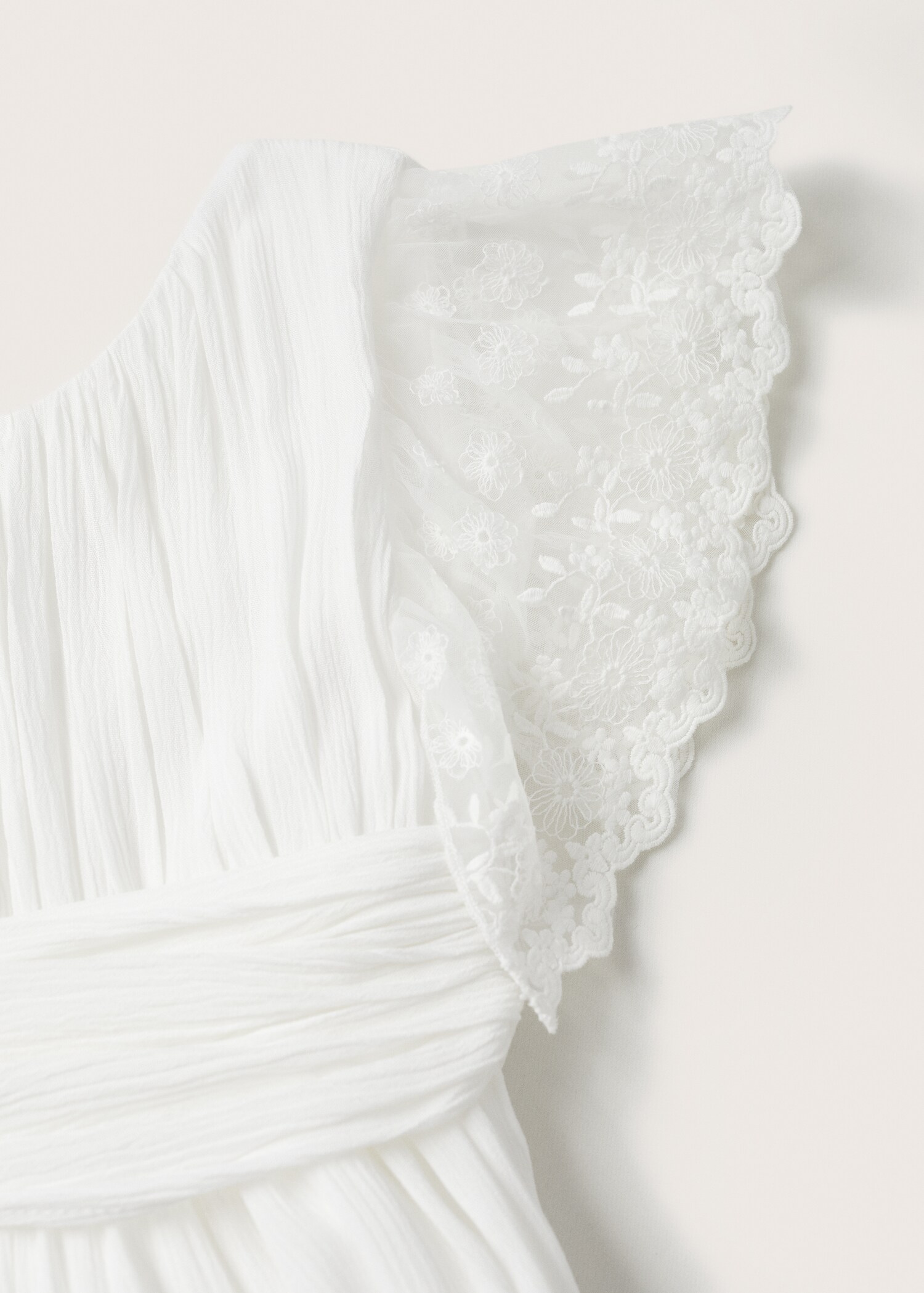Lace sleeved dress - Details of the article 8