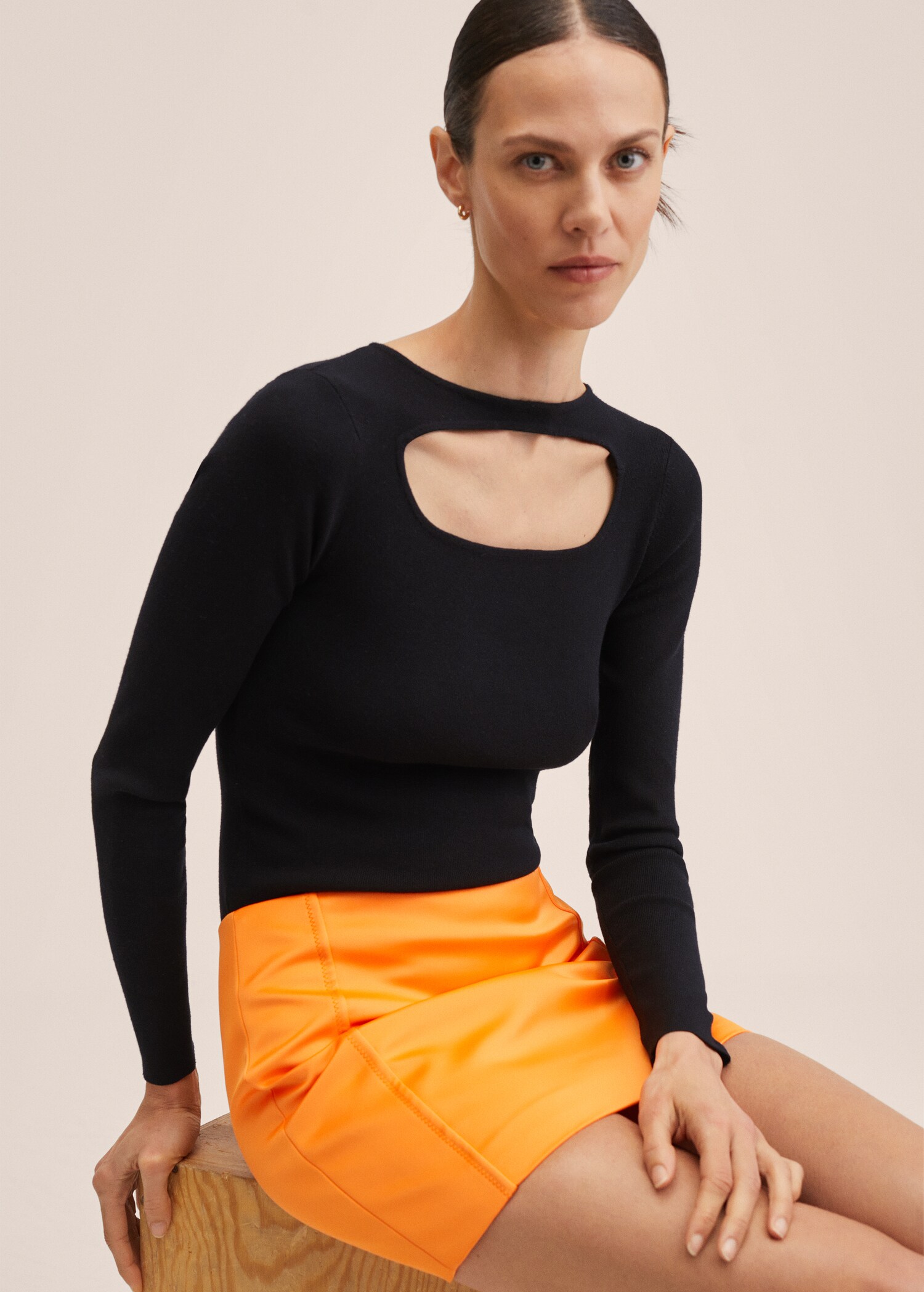 Cut-out knitted sweater - Details of the article 2