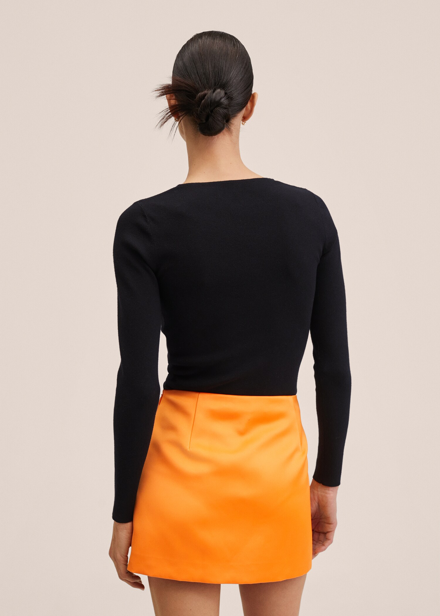 Cut-out knitted sweater - Reverse of the article