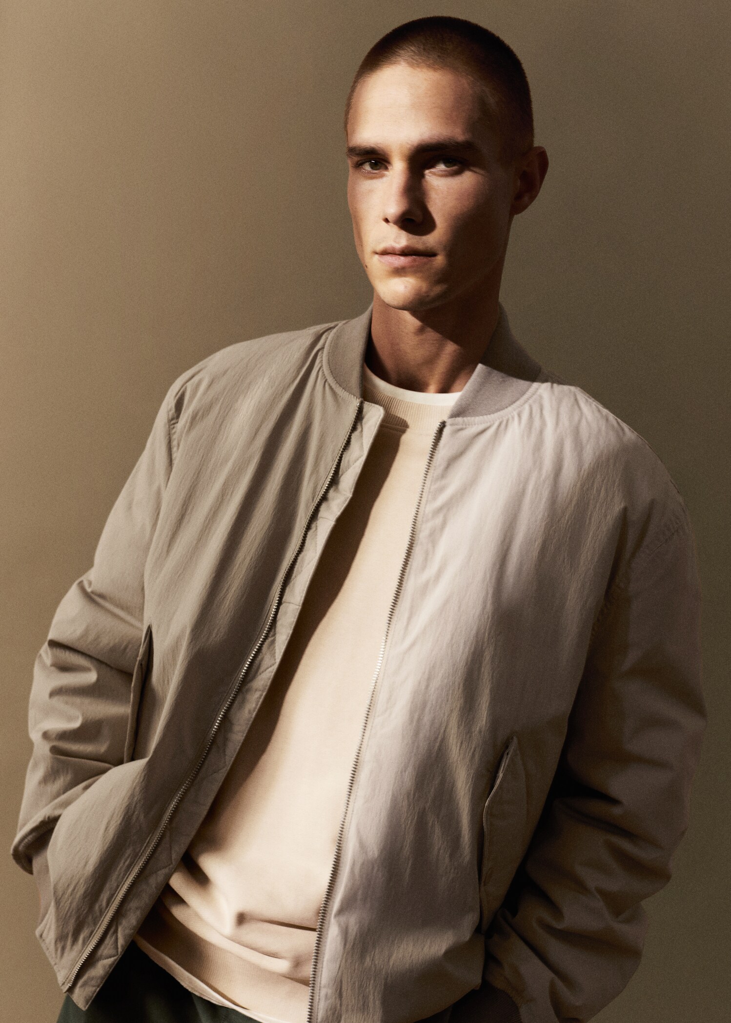 Lightweight bomber jacket - Details of the article 5