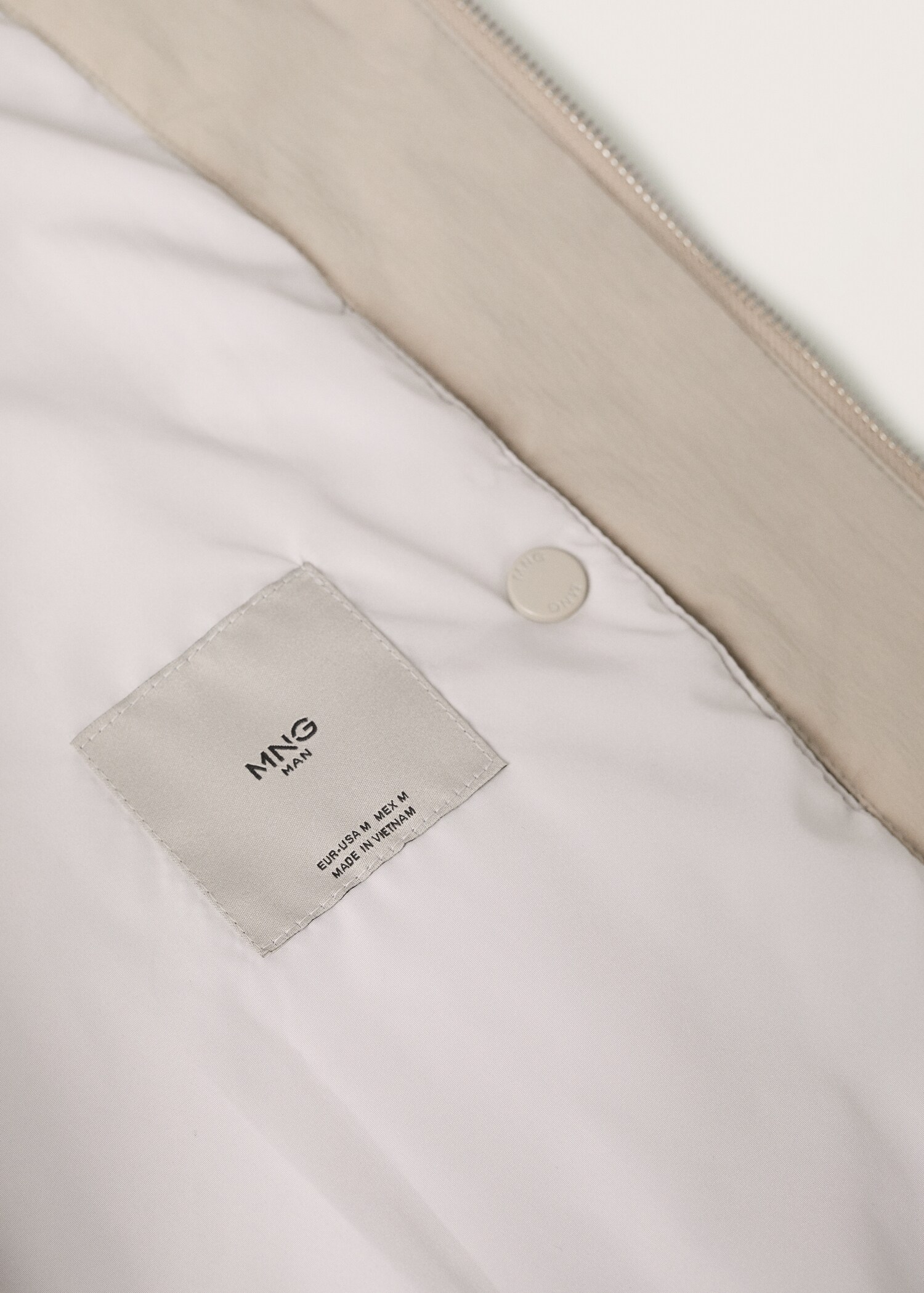 Lightweight bomber jacket - Details of the article 8