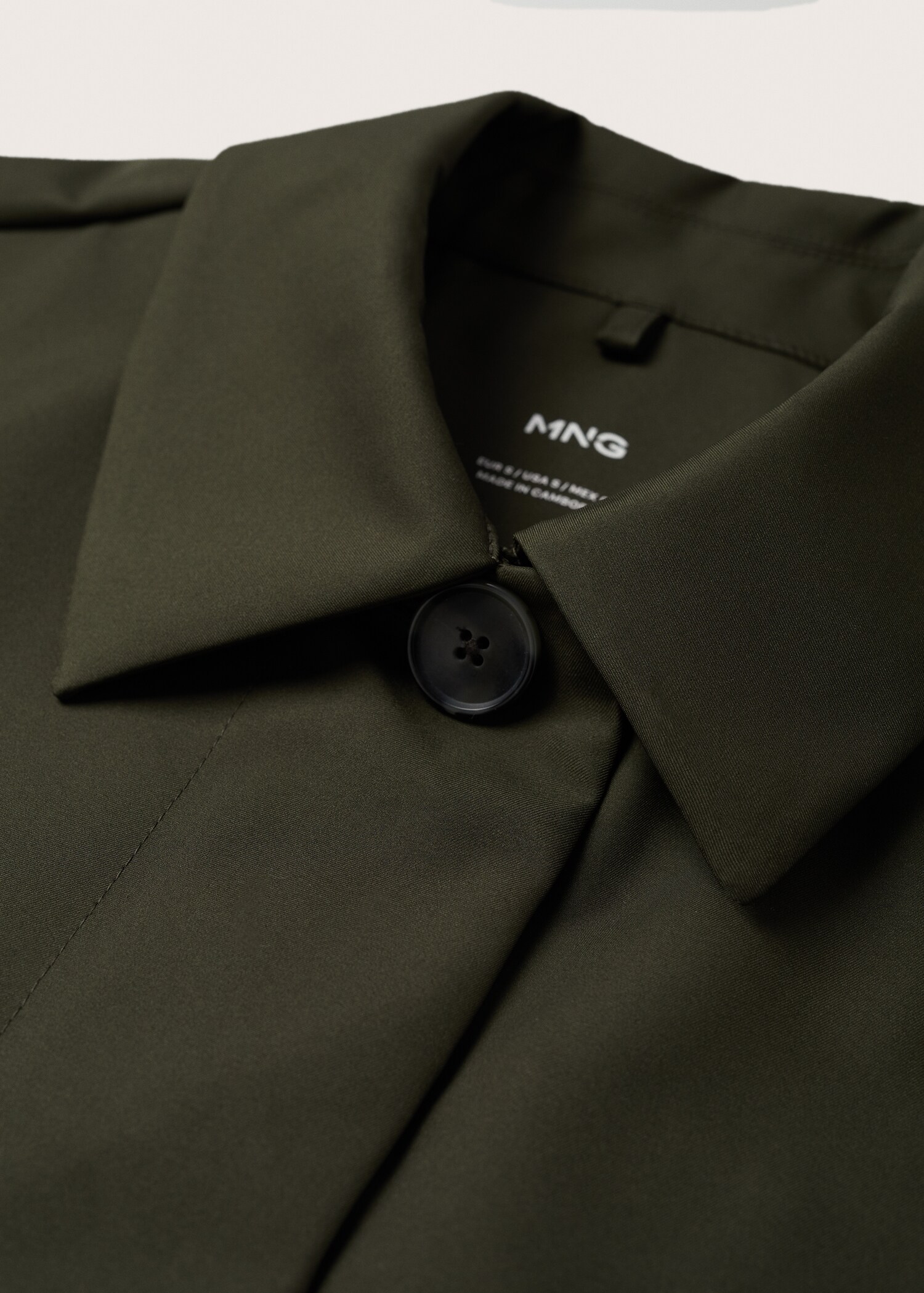 Trenchcoat mit wärmeversiegelten Knöpfen - Detail des Artikels 8