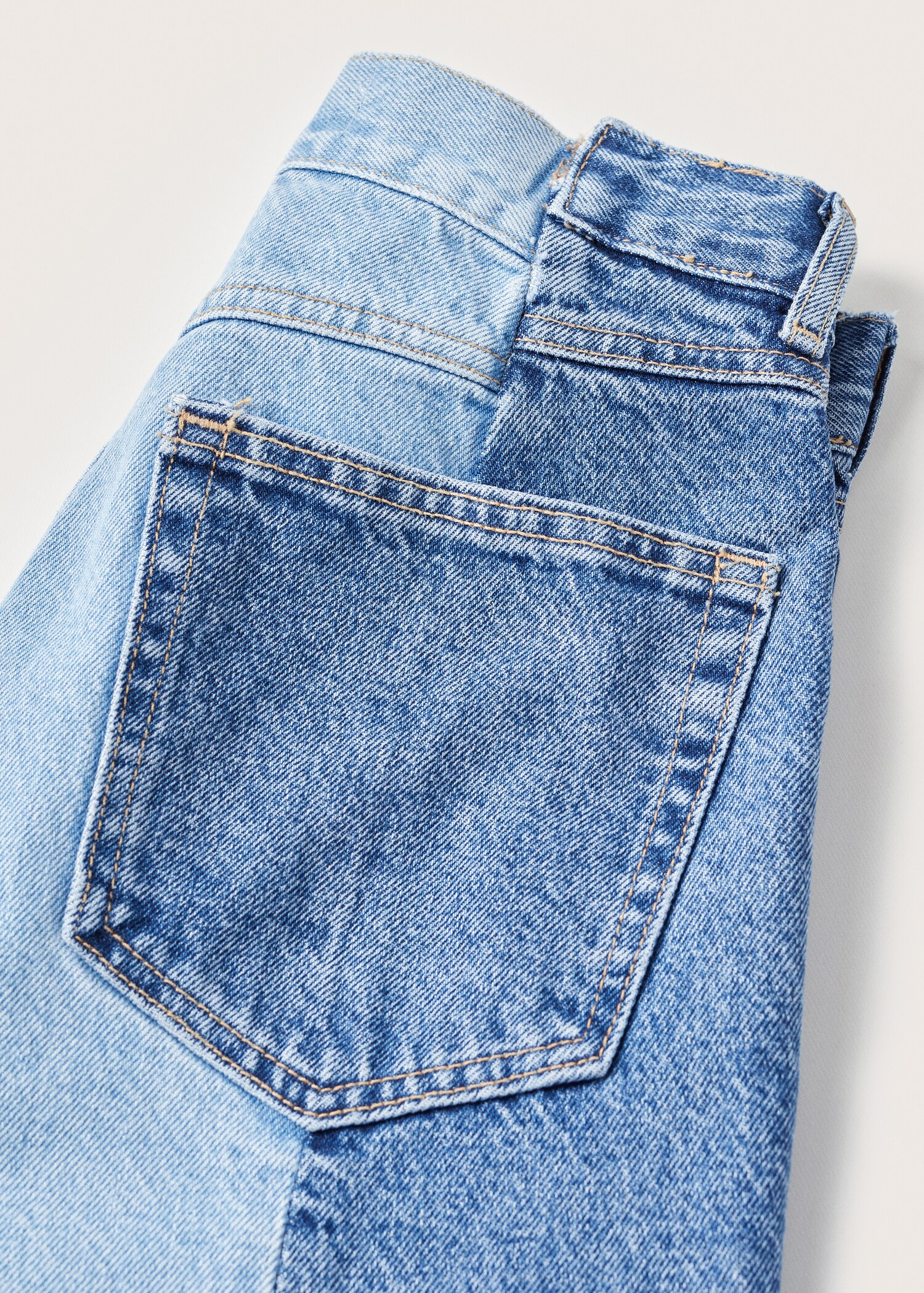 Gerade Jeans mit hohem Bund - Detail des Artikels 8