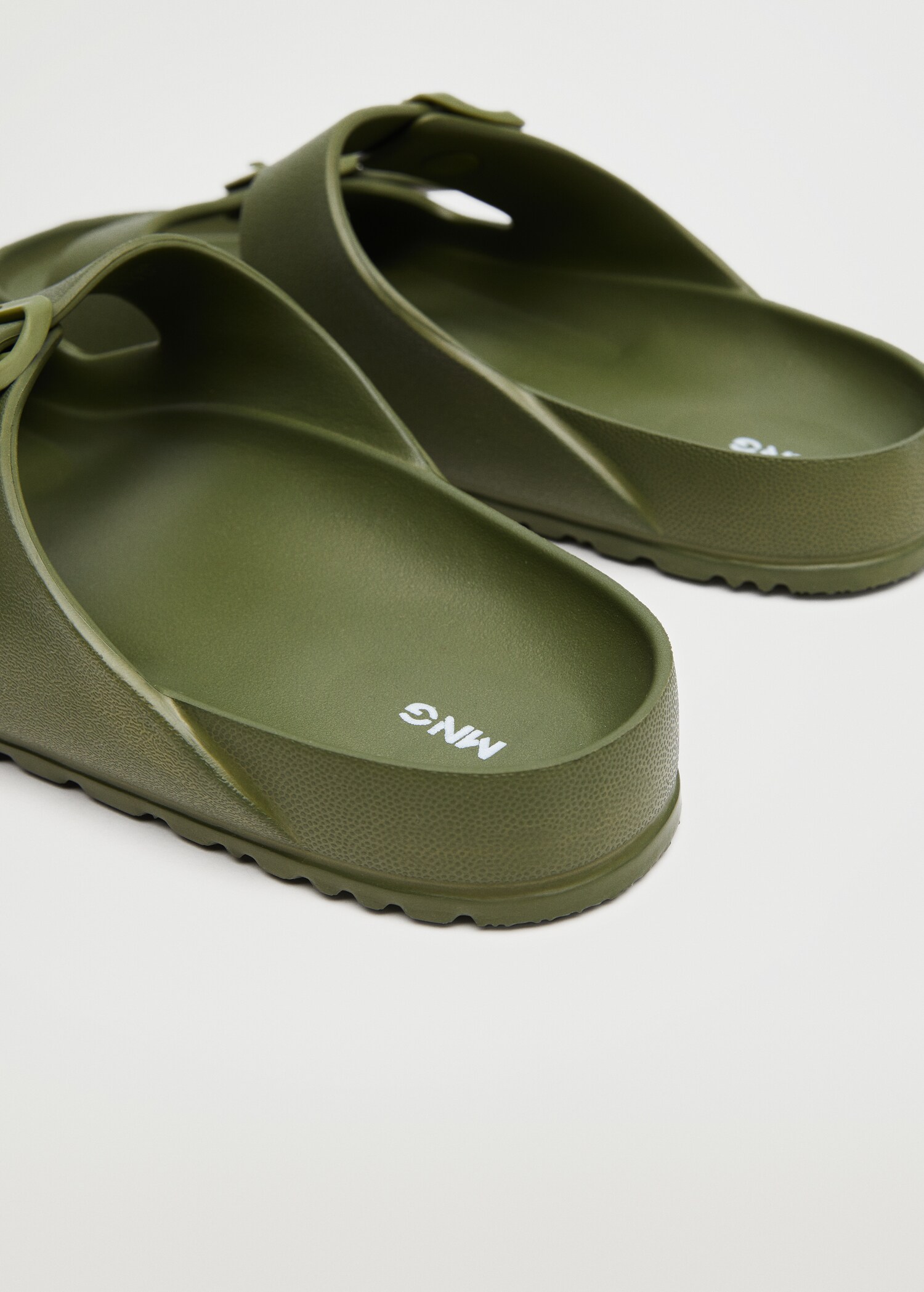 Flip flops buckles - Details of the article 3