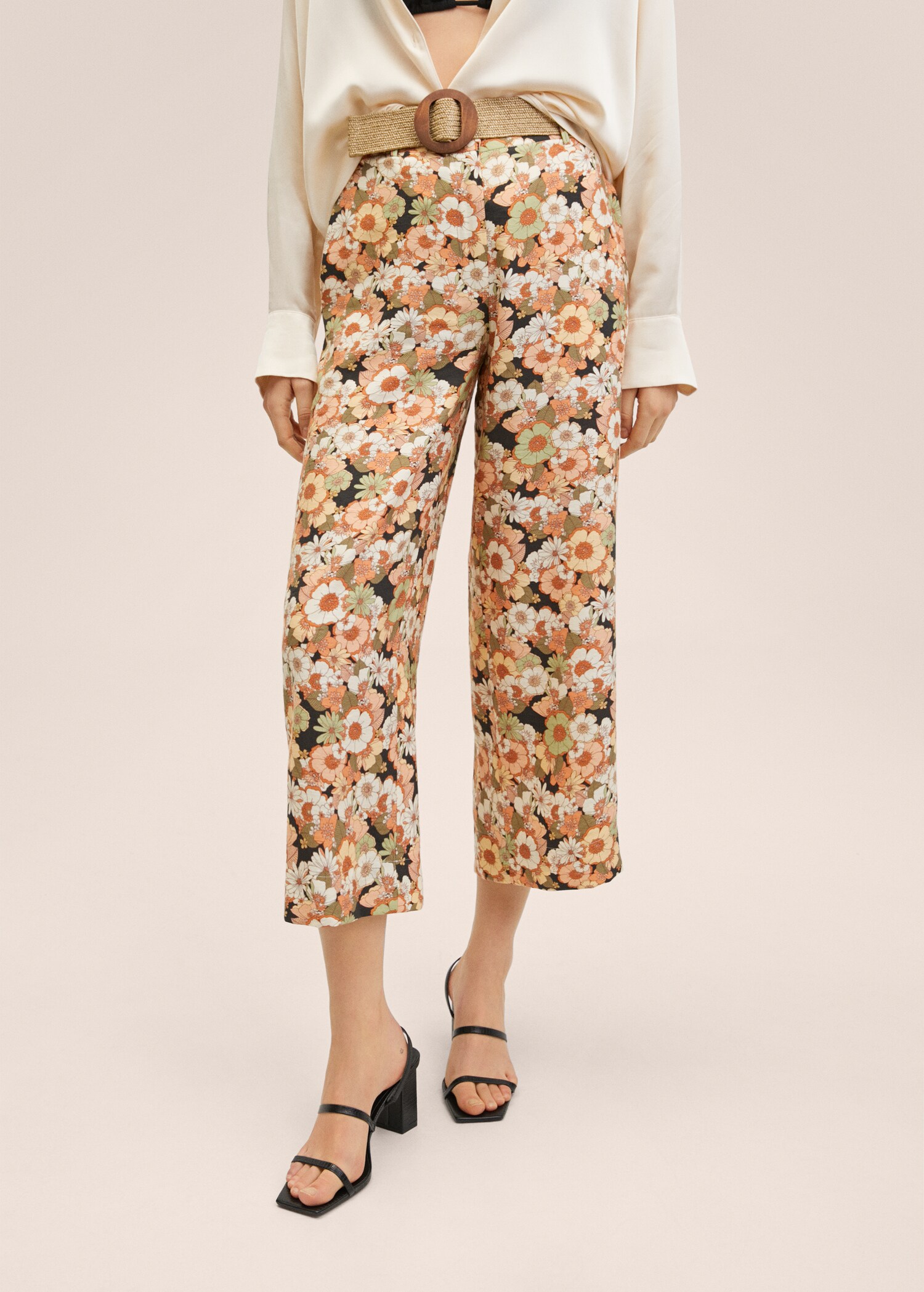 Culotte mit Gürtel - Mittlere Ansicht