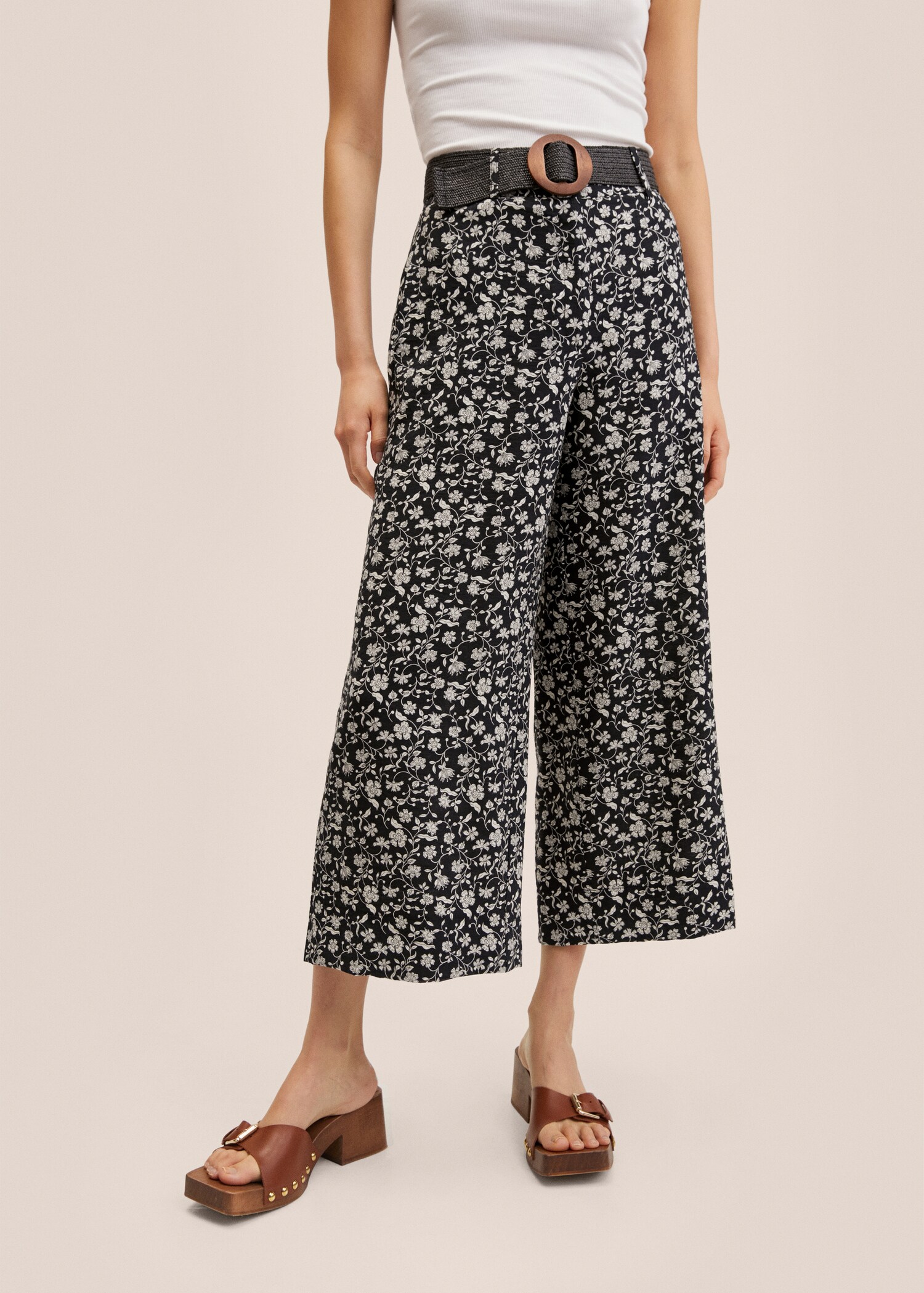 Culotte mit Gürtel - Mittlere Ansicht