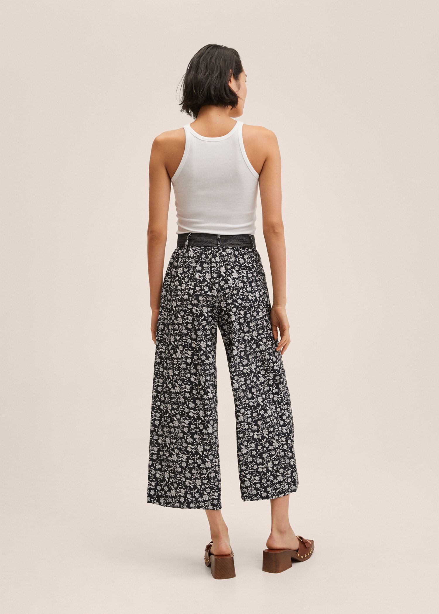 Culotte mit Gürtel - Rückseite des Artikels
