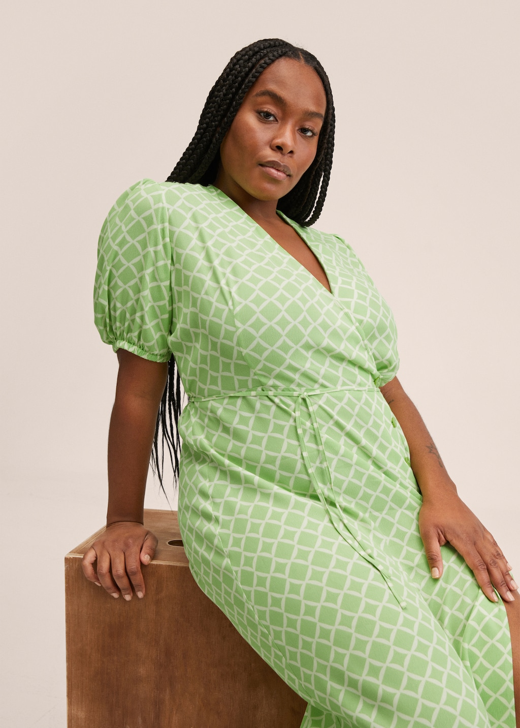 Plus size balloon sleeve dress hotsell