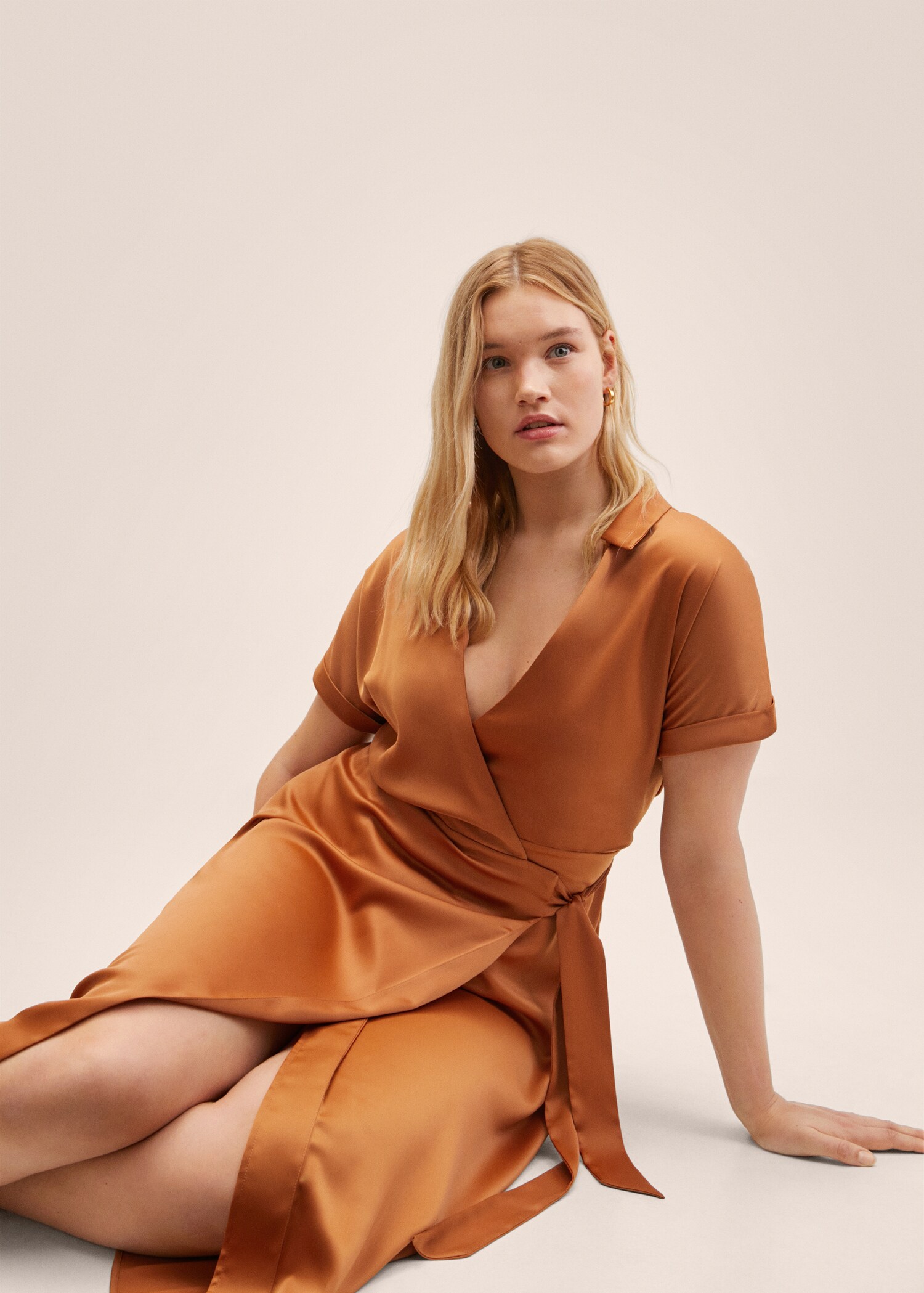 Satin shirt dress - Details of the article 5