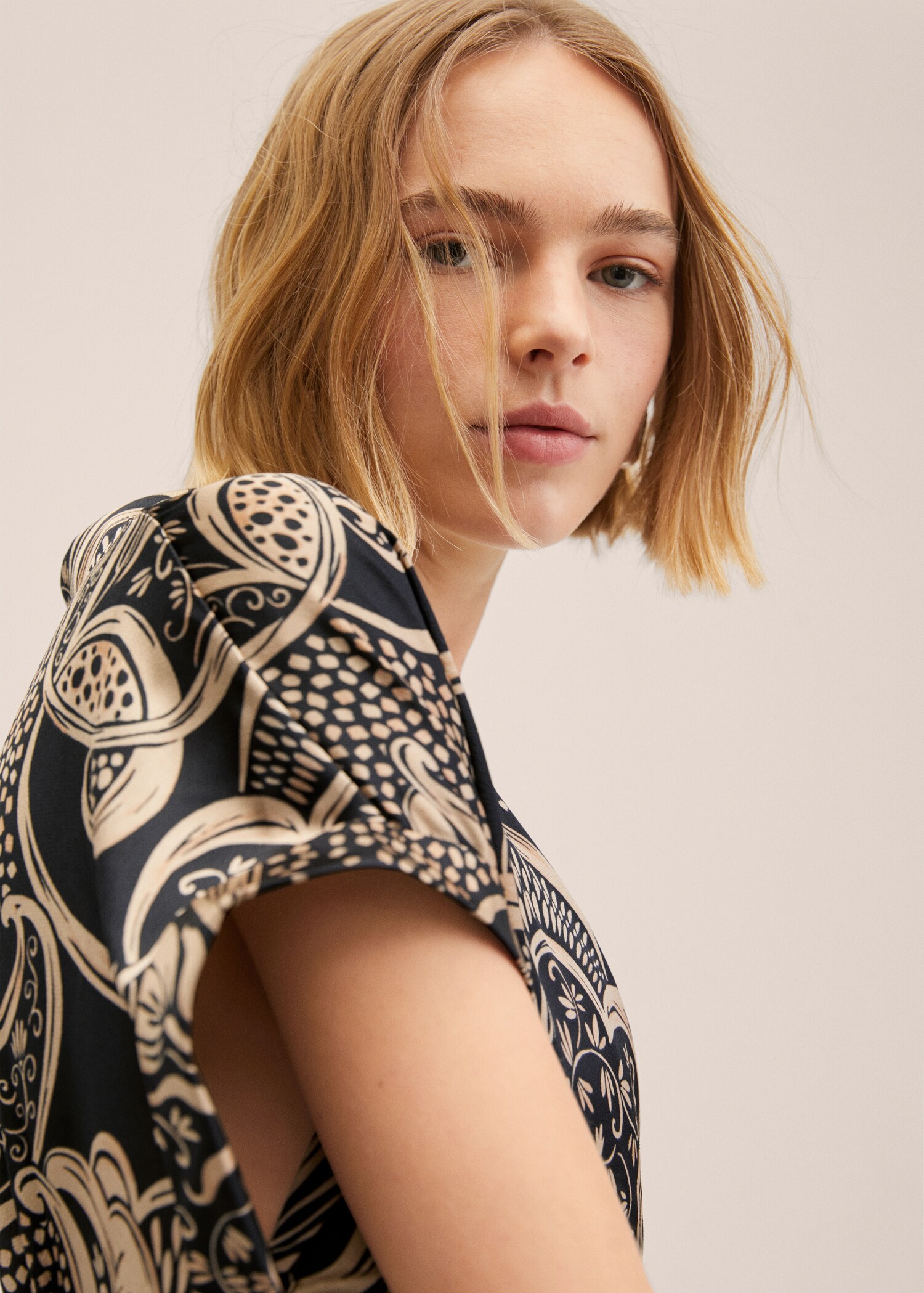 Satin shirt dress - Details of the article 1