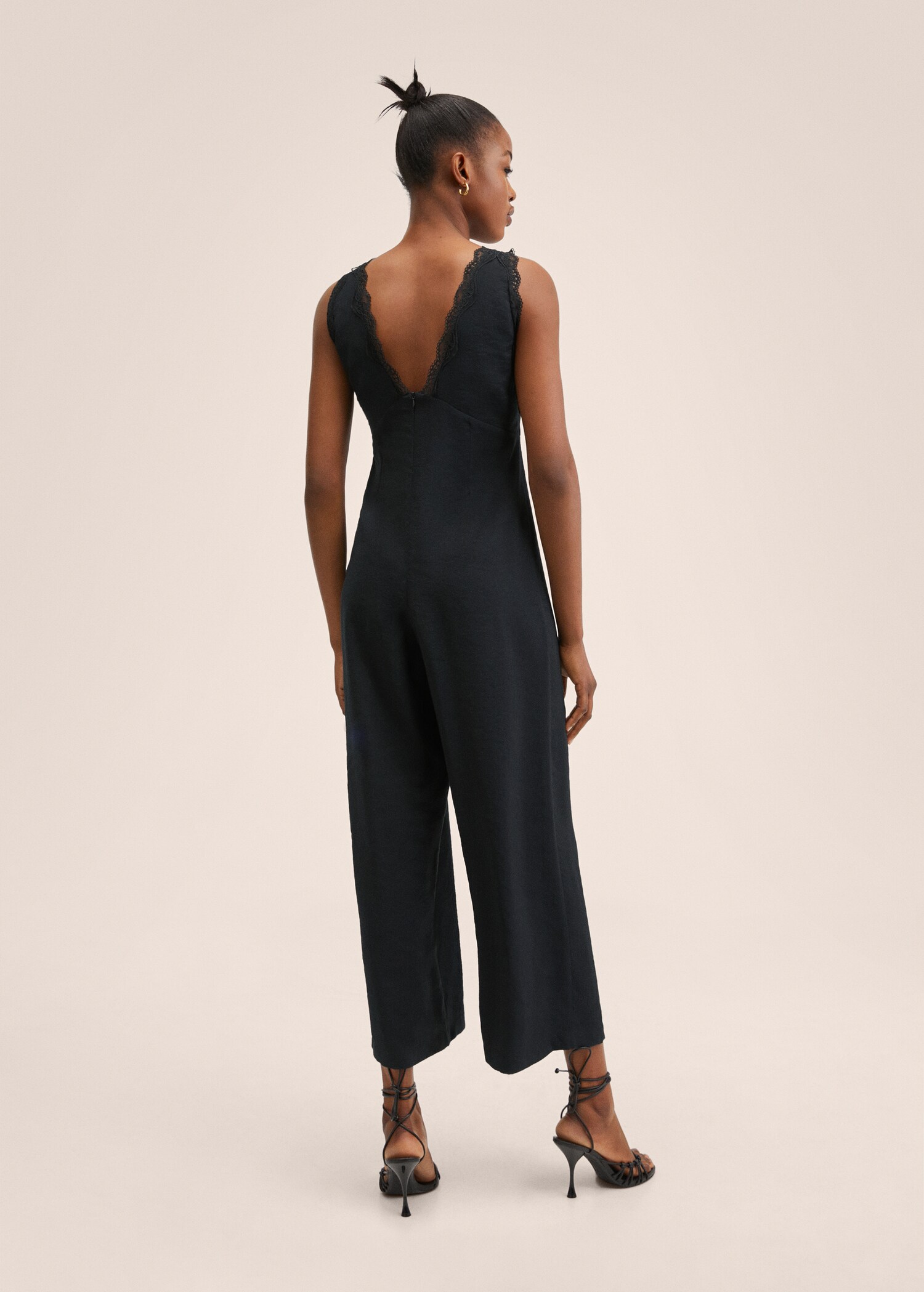 Lace jumpsuit - Reverse of the article