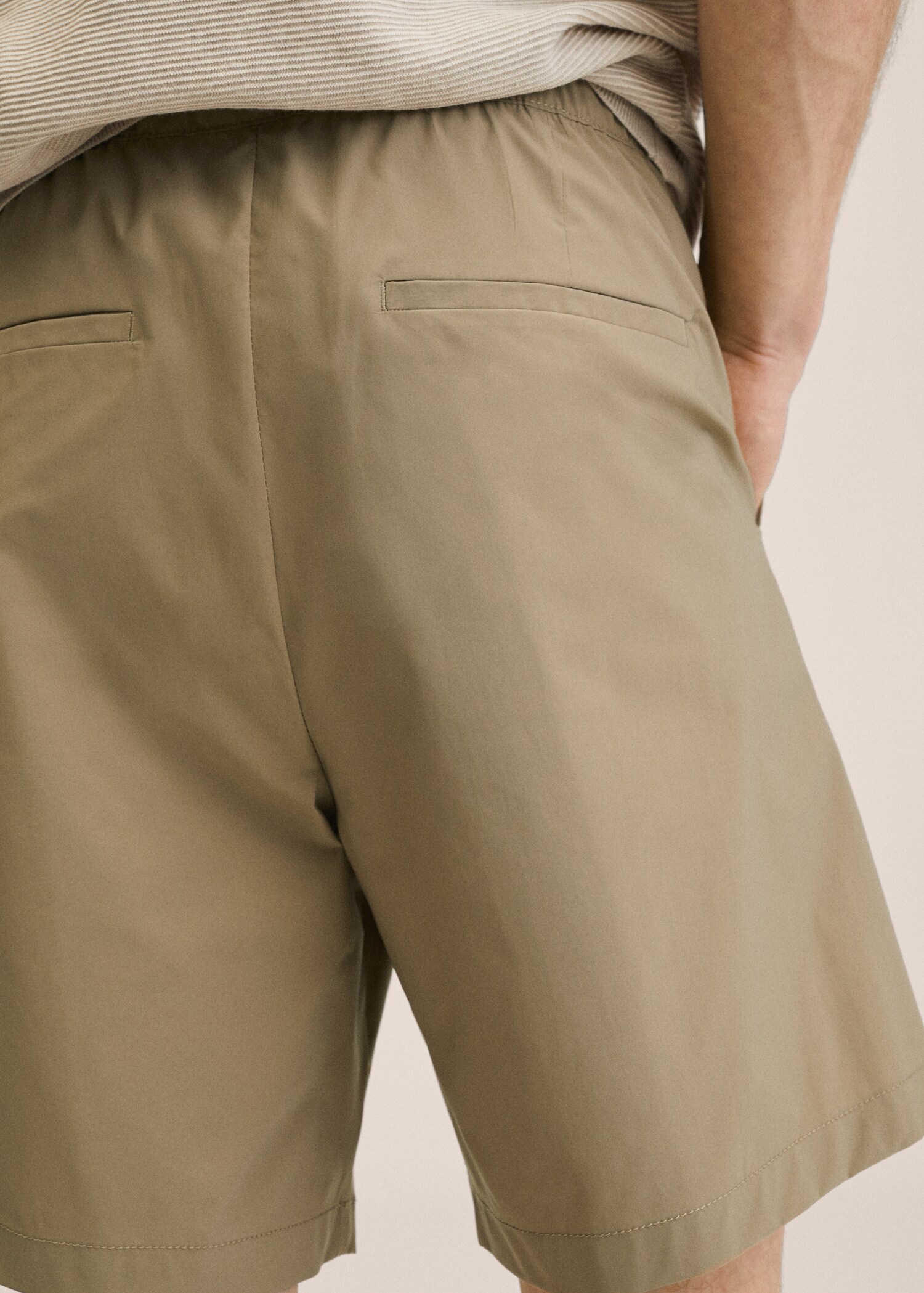 Elastic waist Bermuda shorts - Details of the article 3